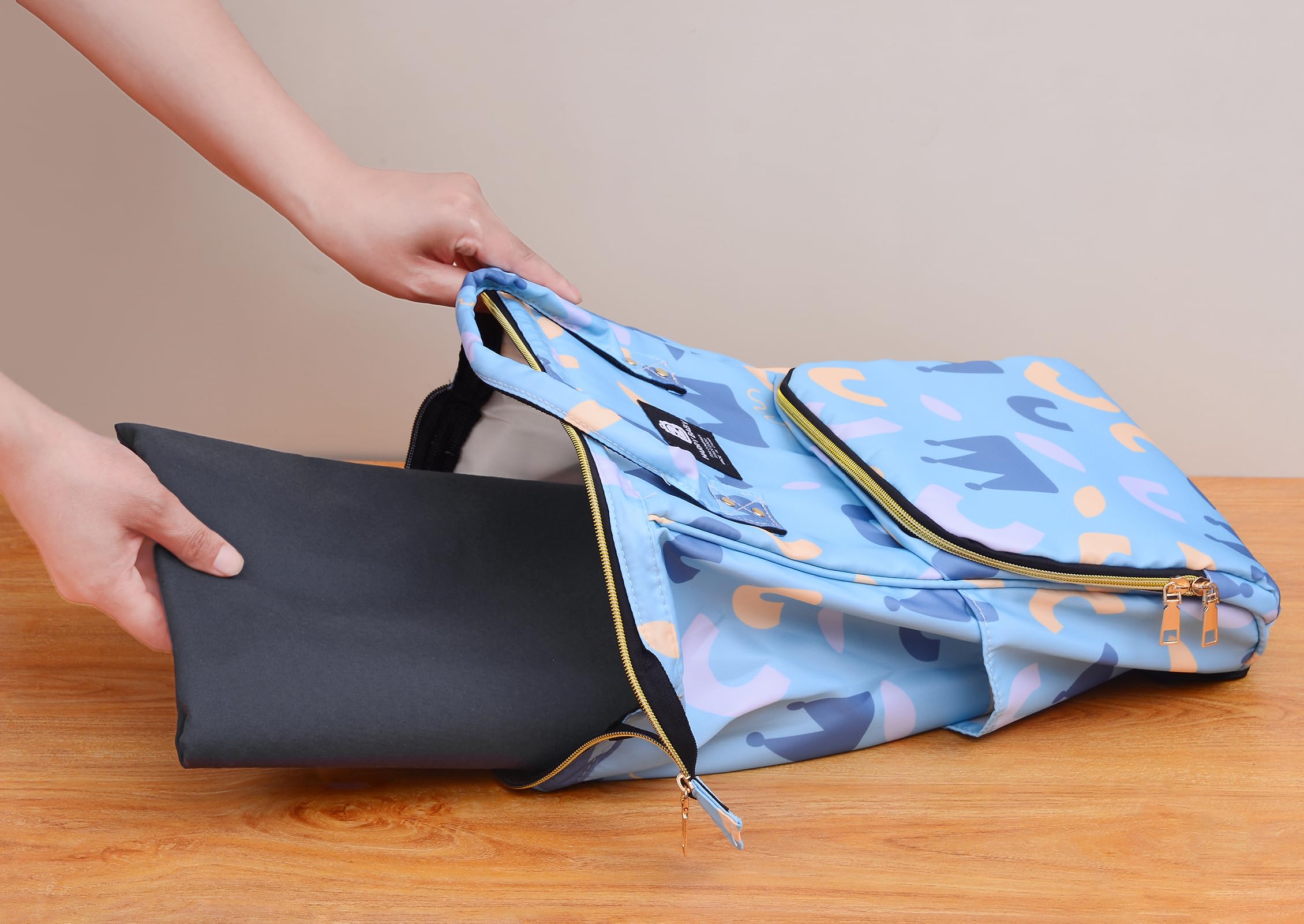 WOMUMON large mat catches spills during meals for easier cleanup.