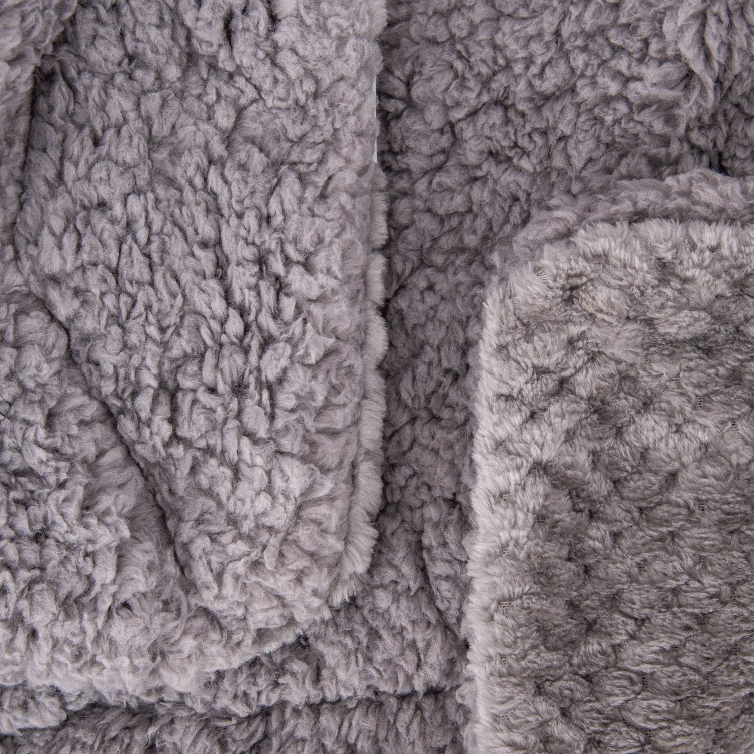 Wonder Miracle baby stroller blanket provides gentle warmth during outings.