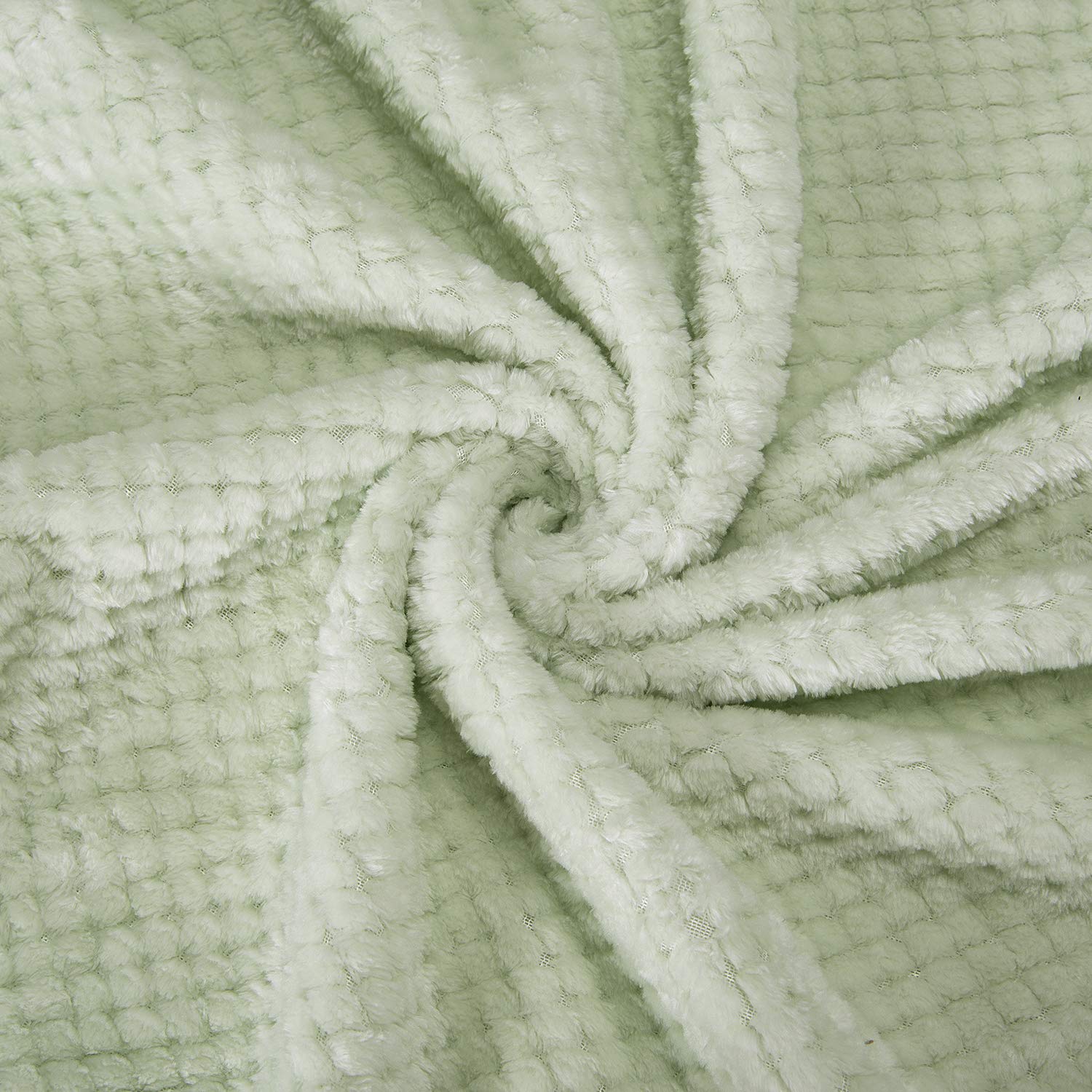 Wonder Miracle all-seasons blanket offering versatile warmth