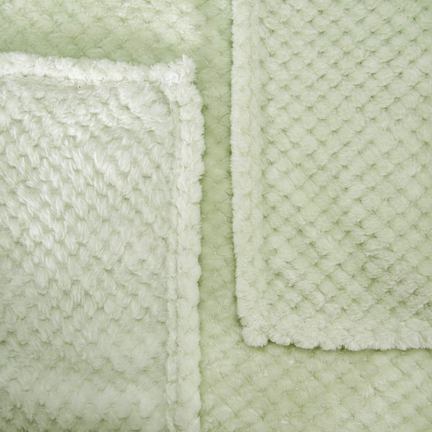 Wonder Miracle machine-washable blanket stays plush after washes