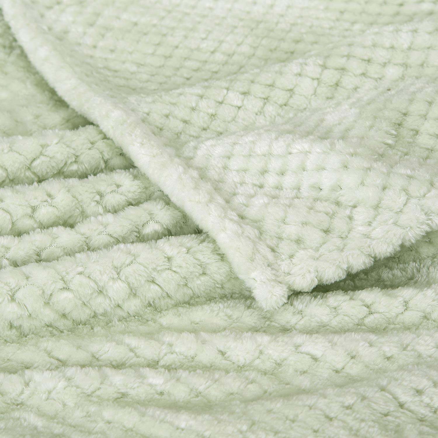 Wonder Miracle blanket in stroller, travel-friendly and easy to pack
