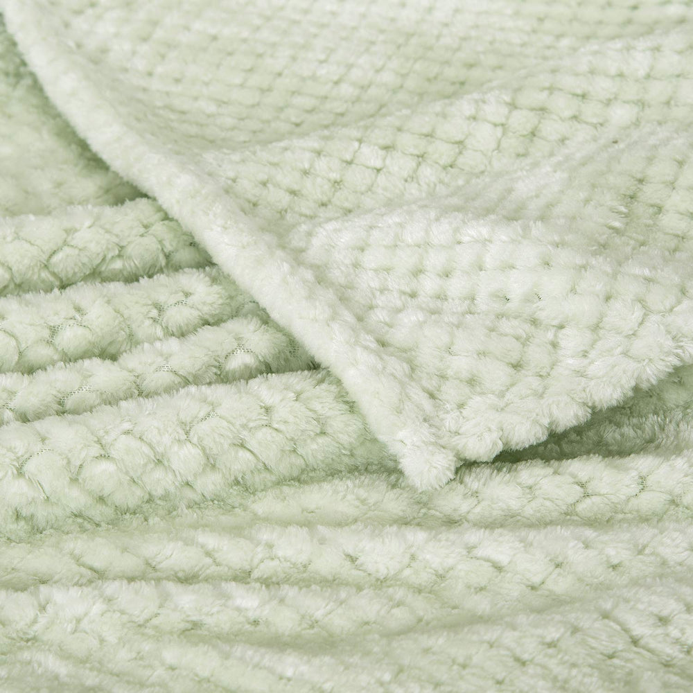 Wonder Miracle blanket in stroller, travel-friendly and easy to pack