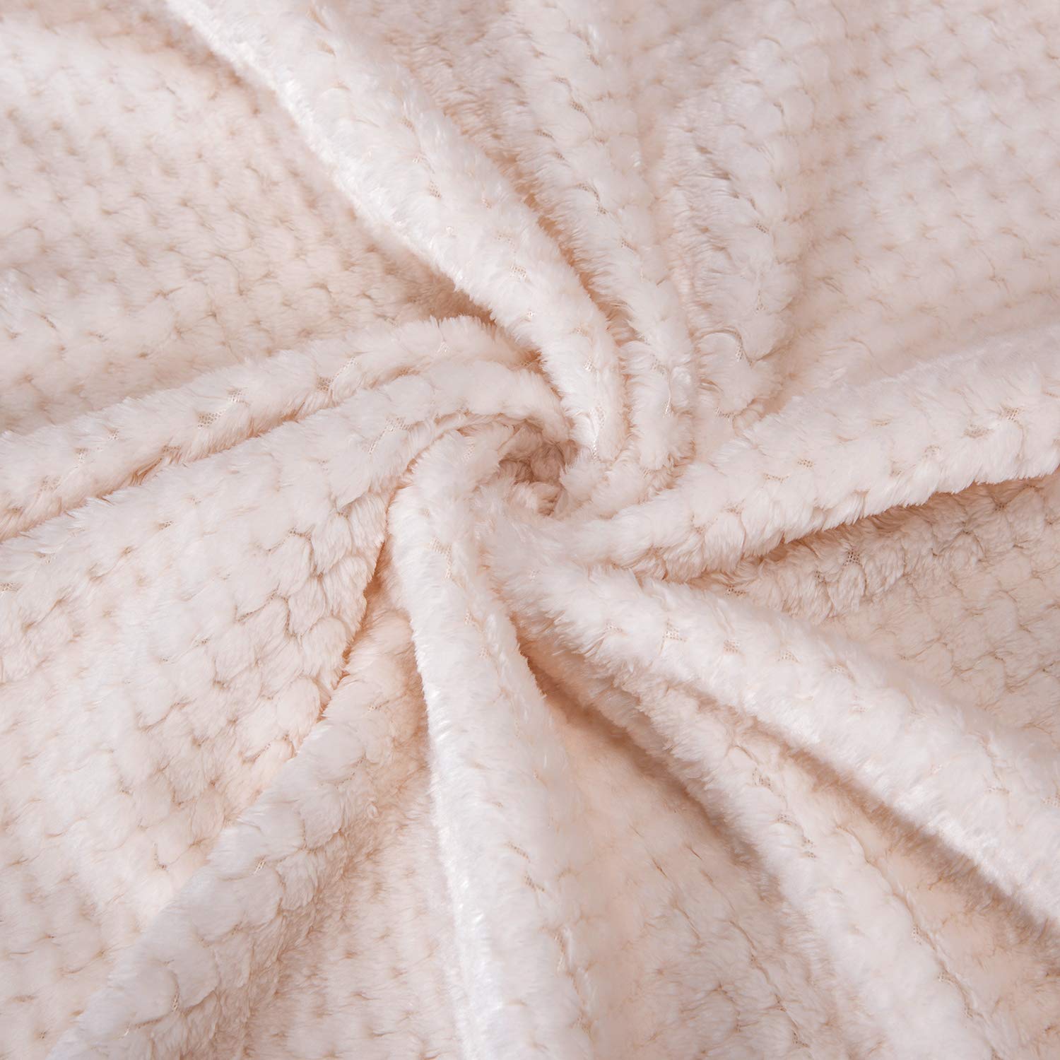 Wonder Miracle blanket travel-packable and easy to carry on trips.