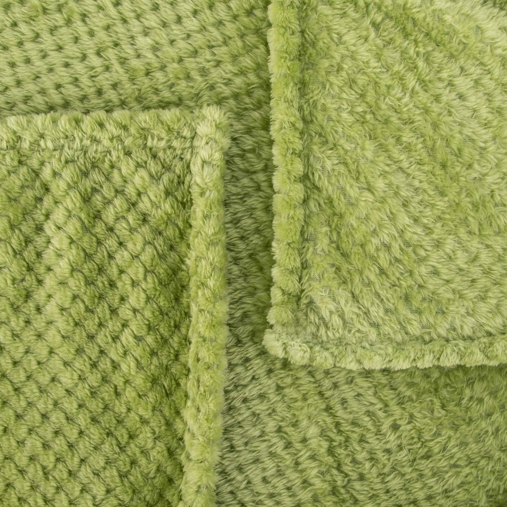 Wonder Miracle blanket swaddle use demonstrates secure wrap for newborns.