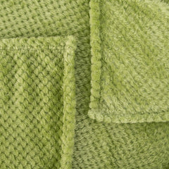 Wonder Miracle blanket swaddle use demonstrates secure wrap for newborns.