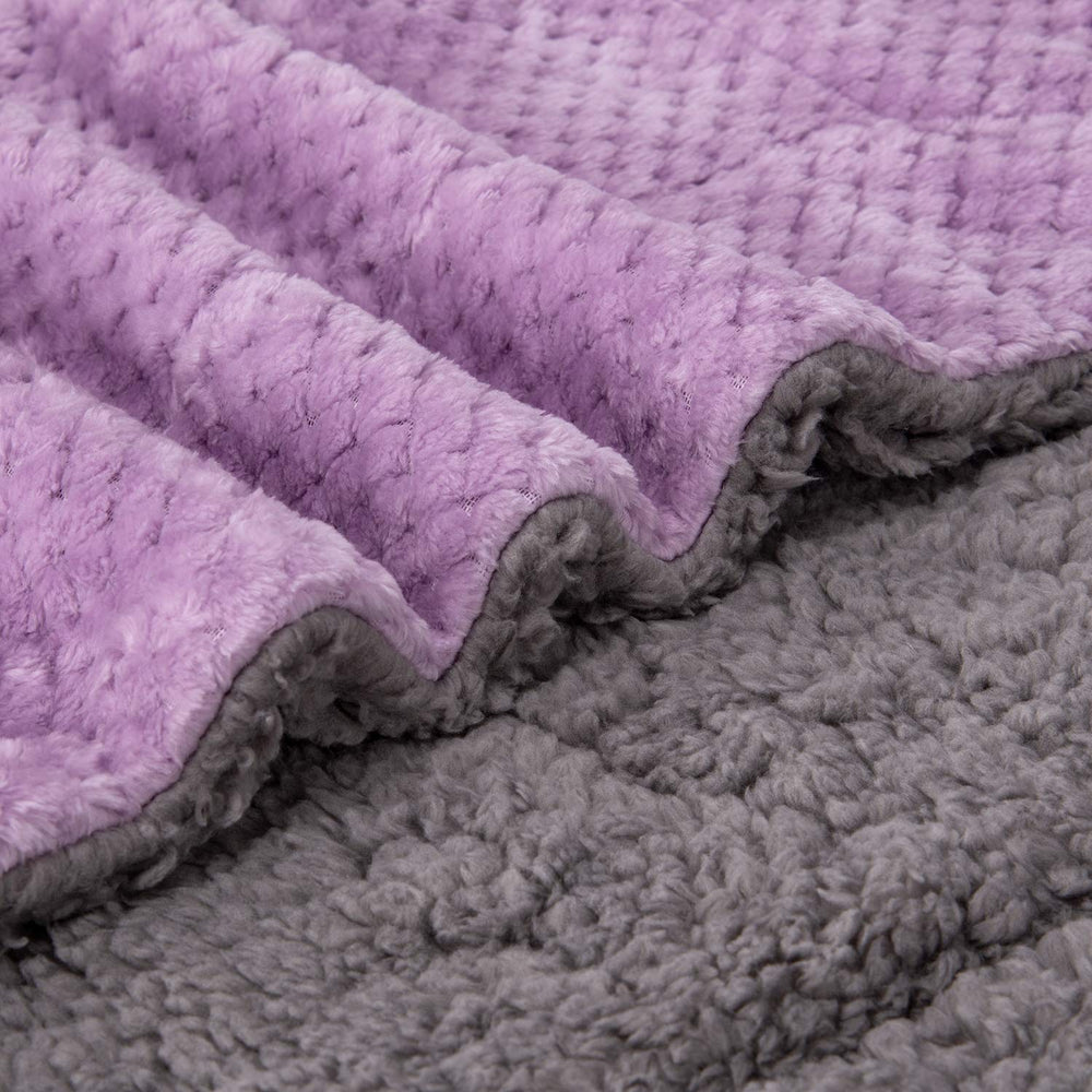 Wonder Miracle coral fleece travel blanket cushions naps during outings