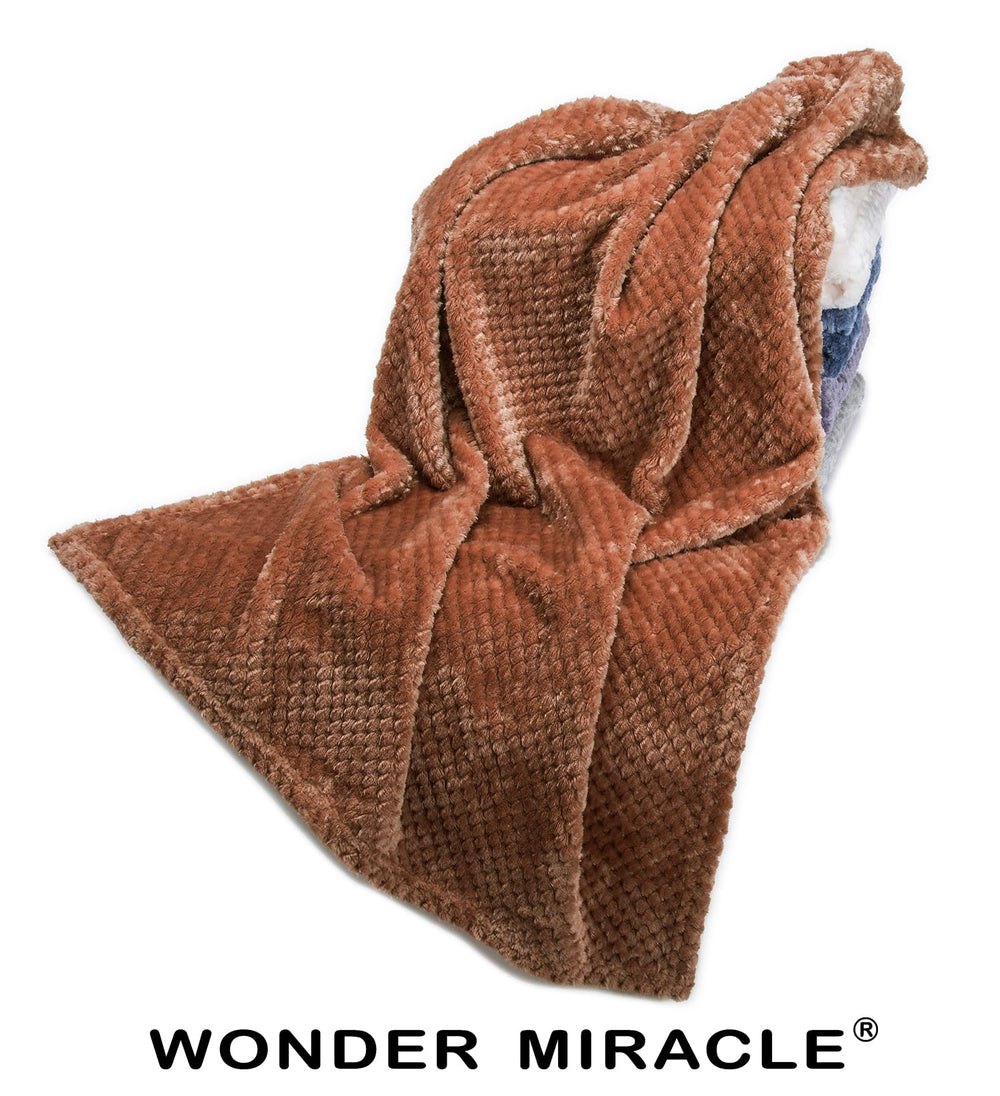 Wonder Miracle all-season blanket lightweight warmth for year-round use.