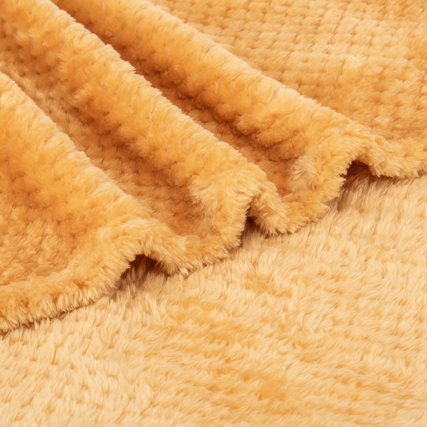 WONDER MIRACLE fuzzy blanket as crib blanket for year-round warmth