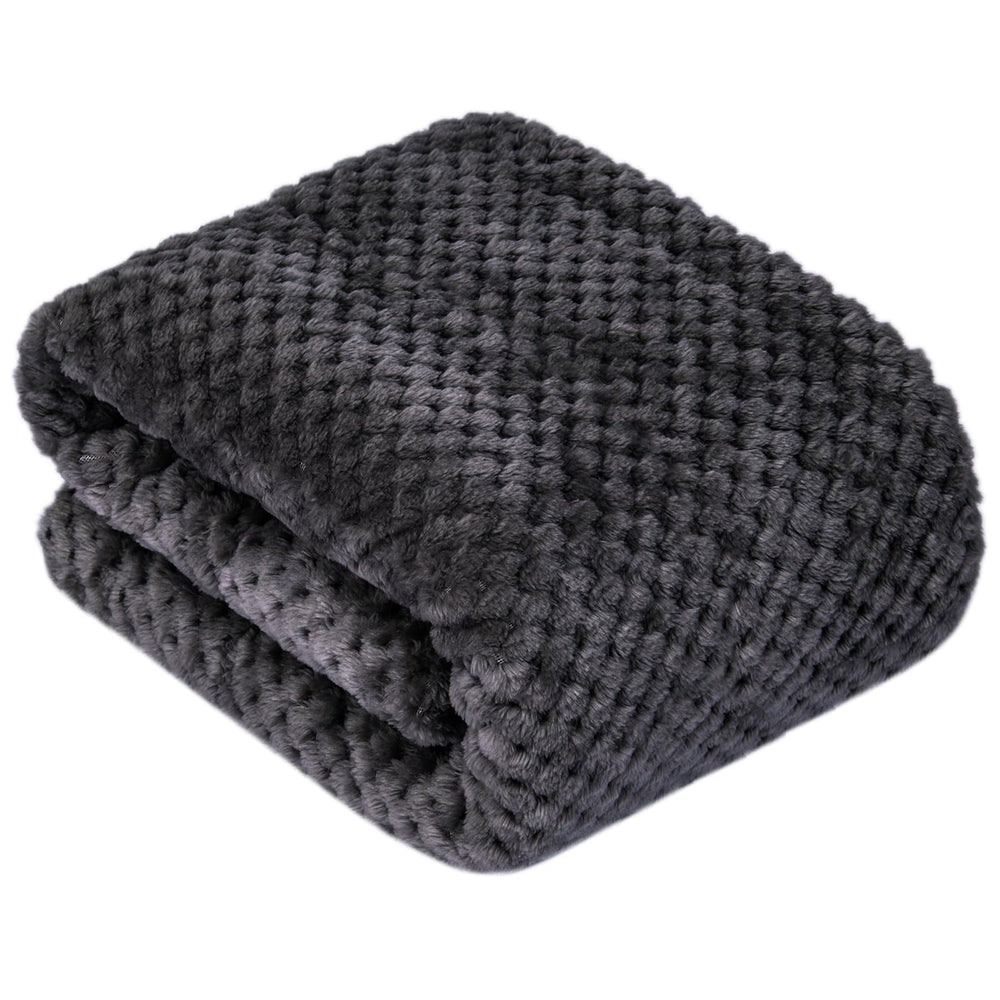 Wonder Miracle fuzzy-sherpa blanket in stroller provides cozy warmth for on-the-go parents.
