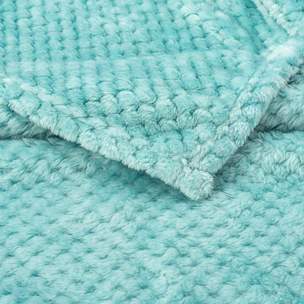 Wonder Miracle plush blanket travel-compact for on-the-go comfort