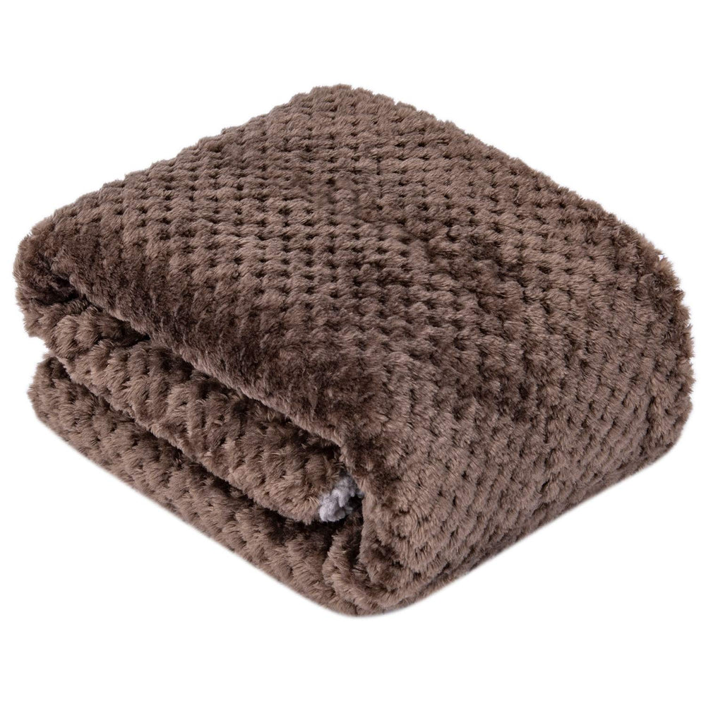 Wonder Miracle reversible blanket for crib features dual sides for year-round warmth and easy care.