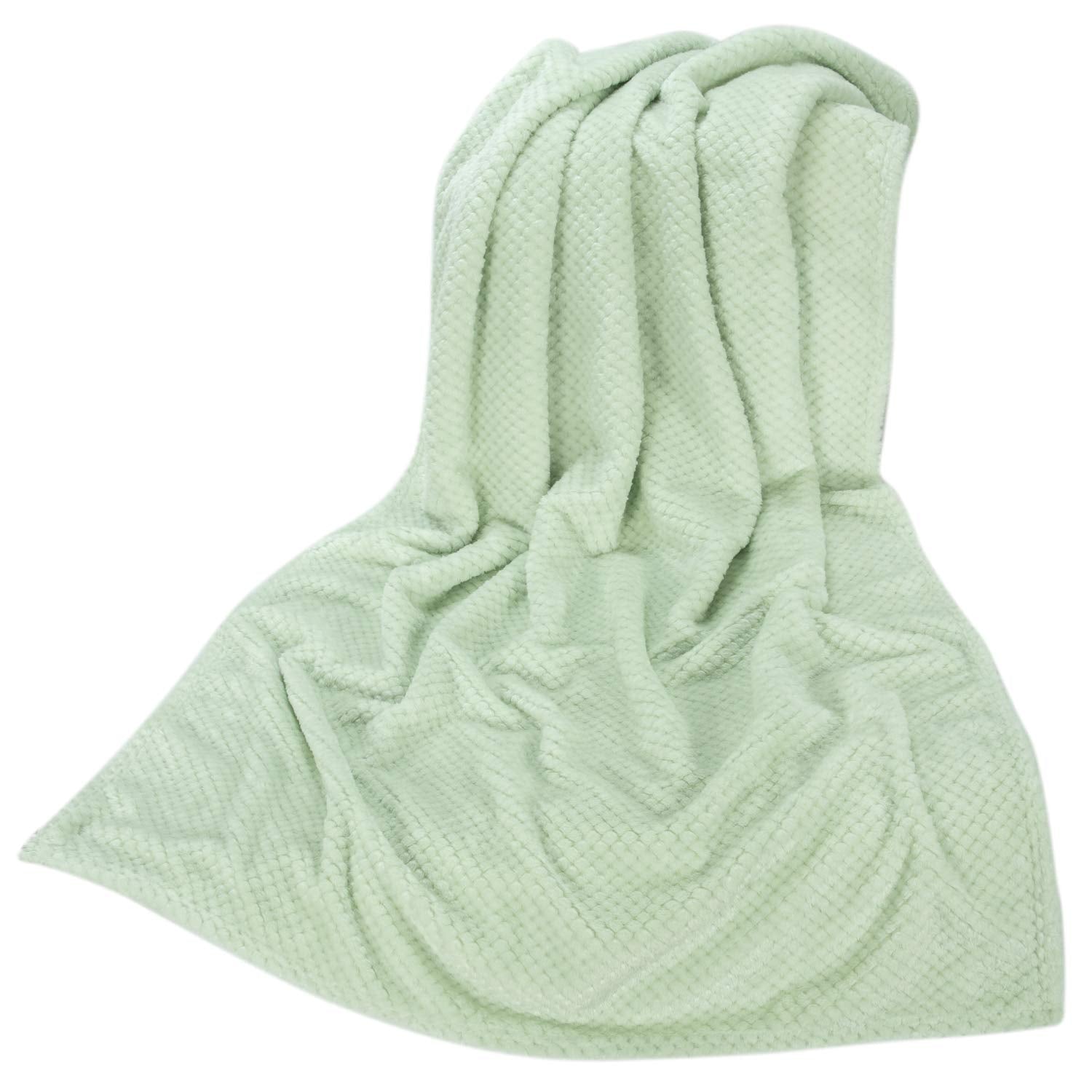 Wonder Miracle stroller-cover-blanket provides lightweight outdoor protection