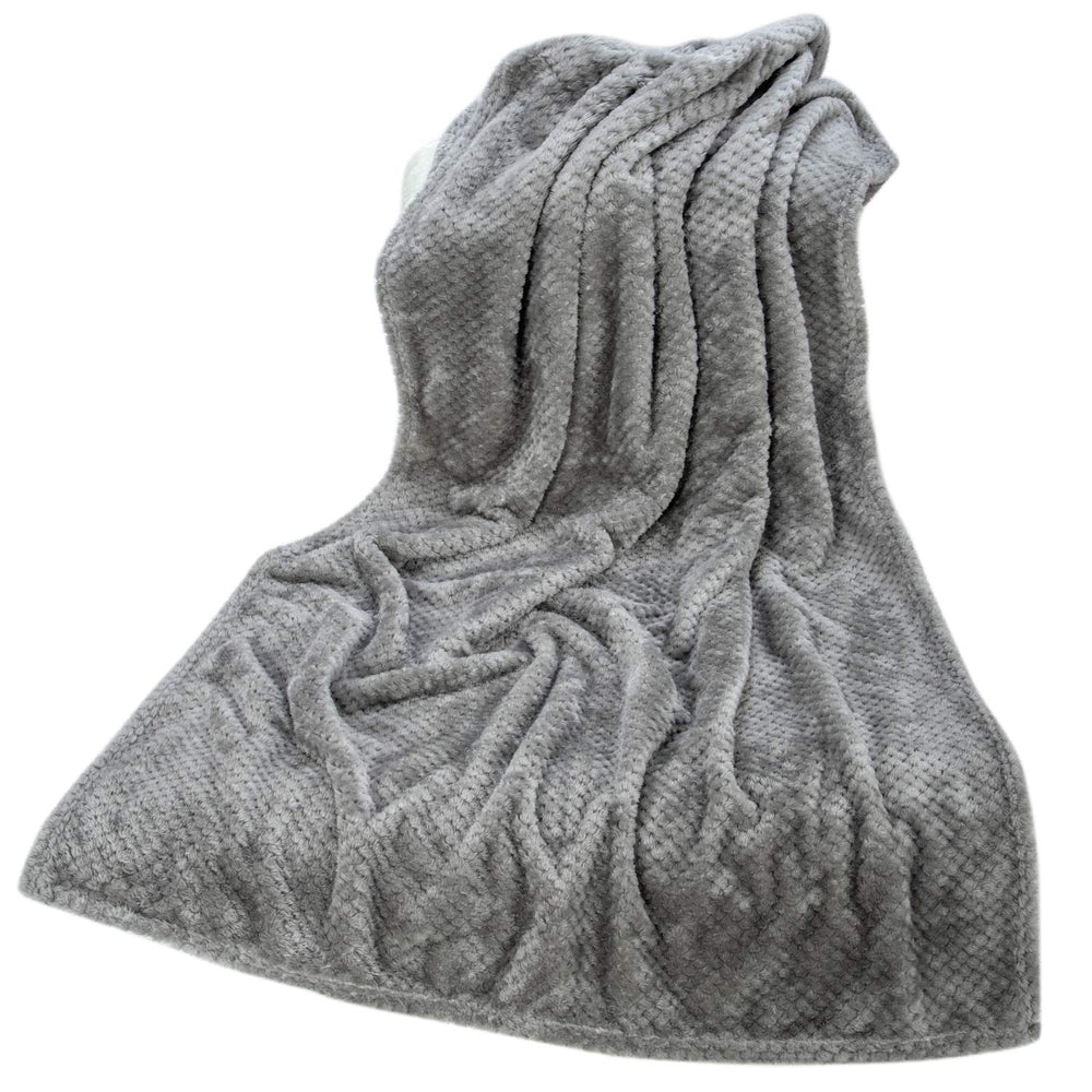 Wonder Miracle stroller-use blanket kept within reach for outings.