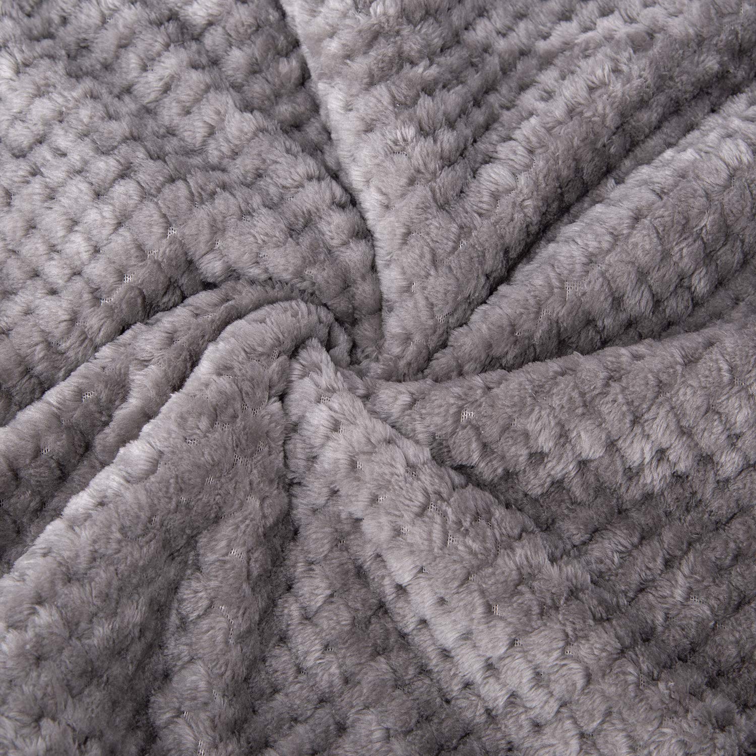 Wonder Miracle warm blanket suited for camping and outdoor use.