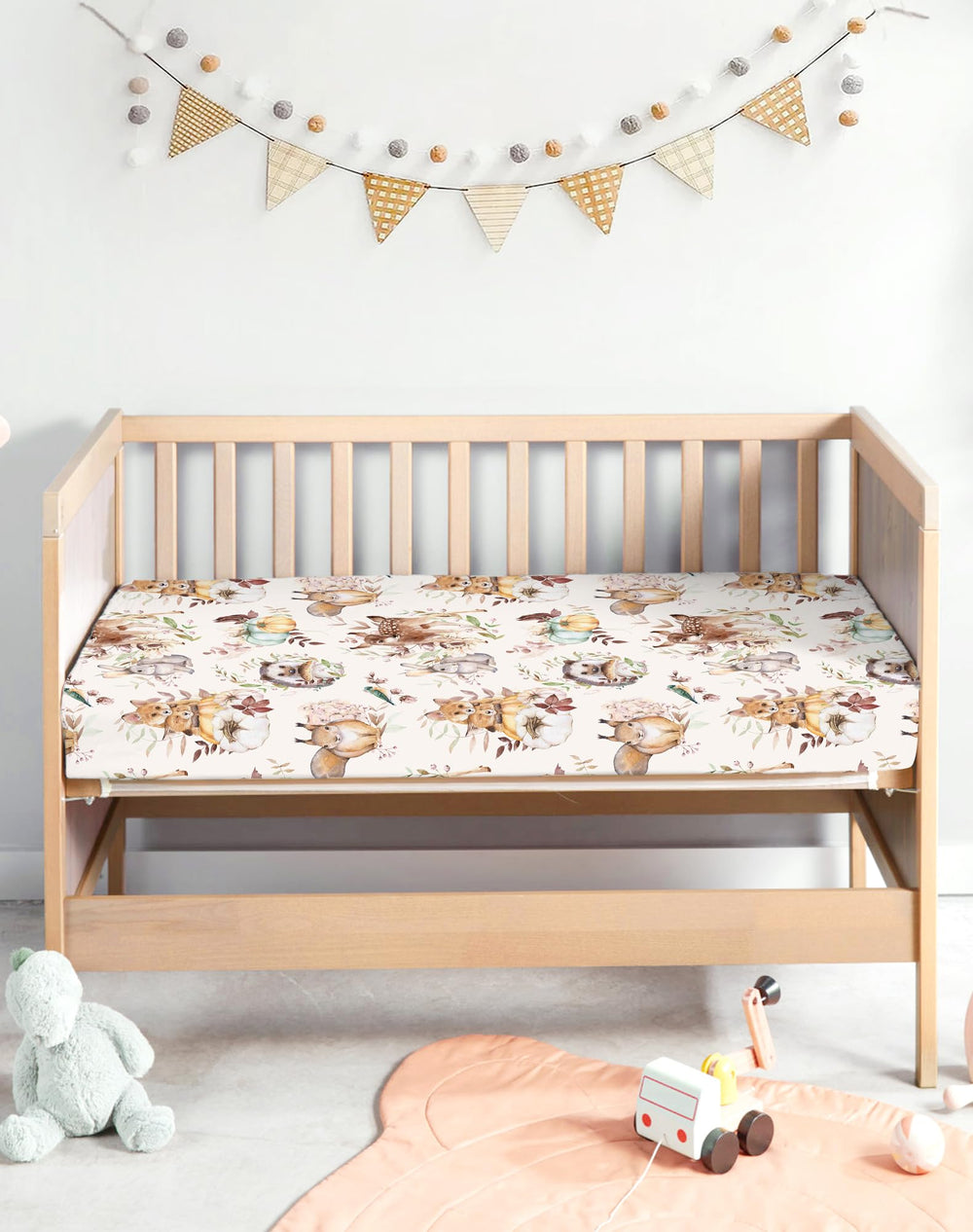 Woodiville 39x27 fit highlights secure elastic for a flat surface.