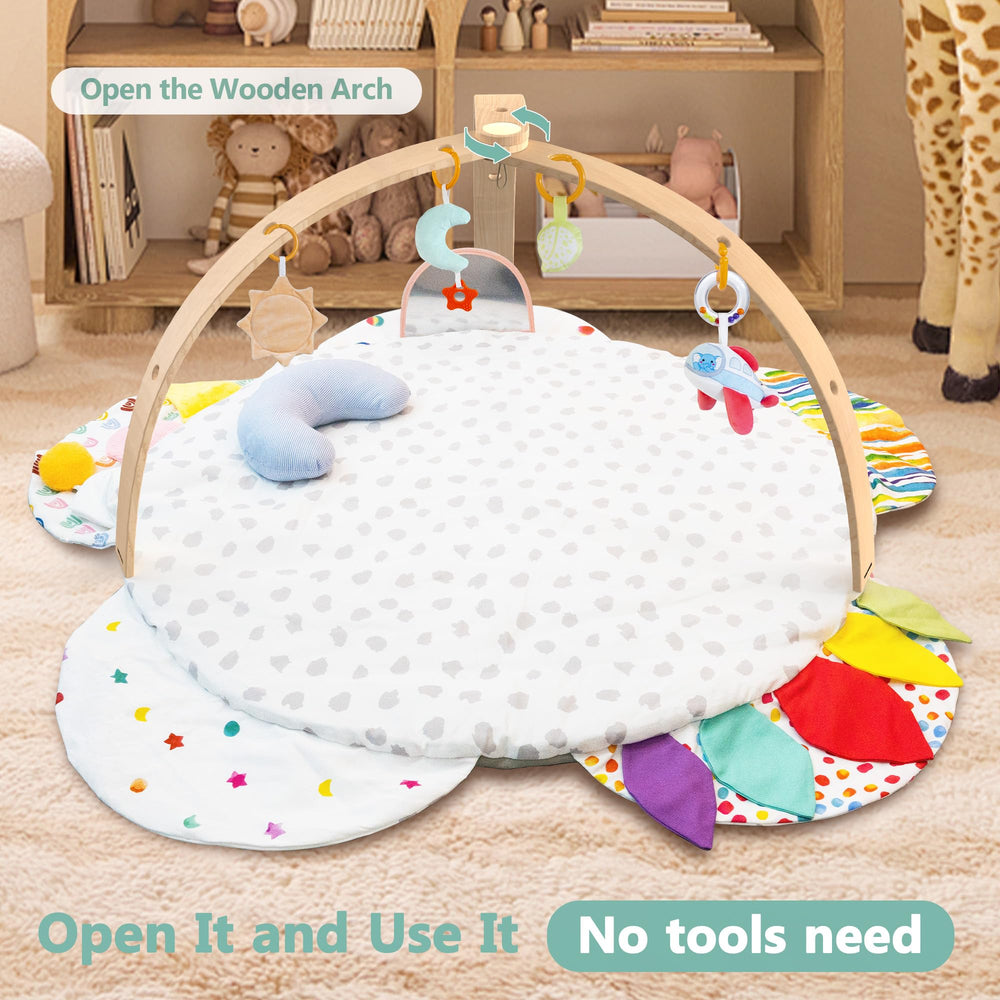 WOODMAM leaf ring offers textured grip for grasping during playtime.