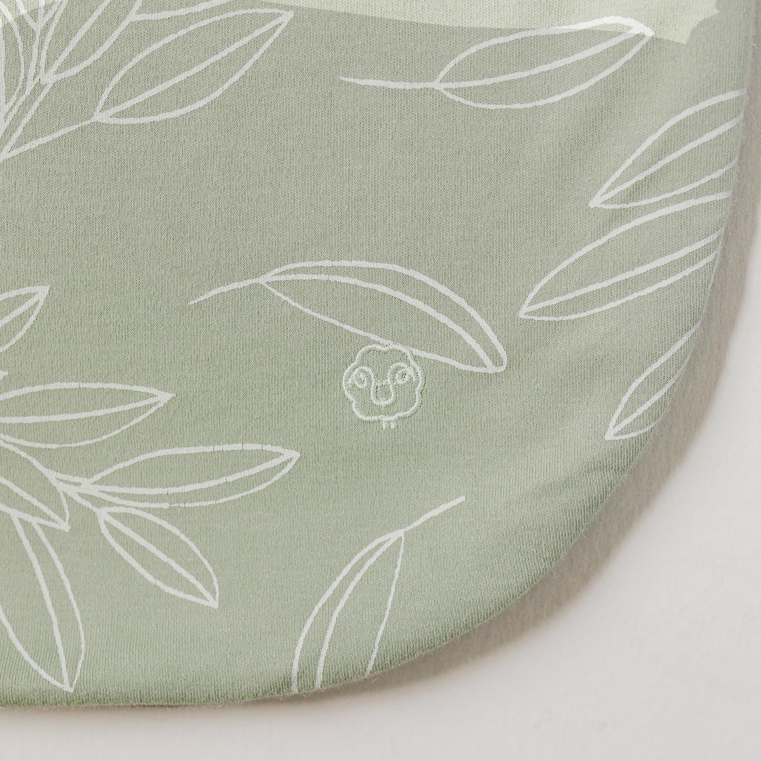 All-season use of Woolino Sage sleeping bag with temperature-regulating merino.