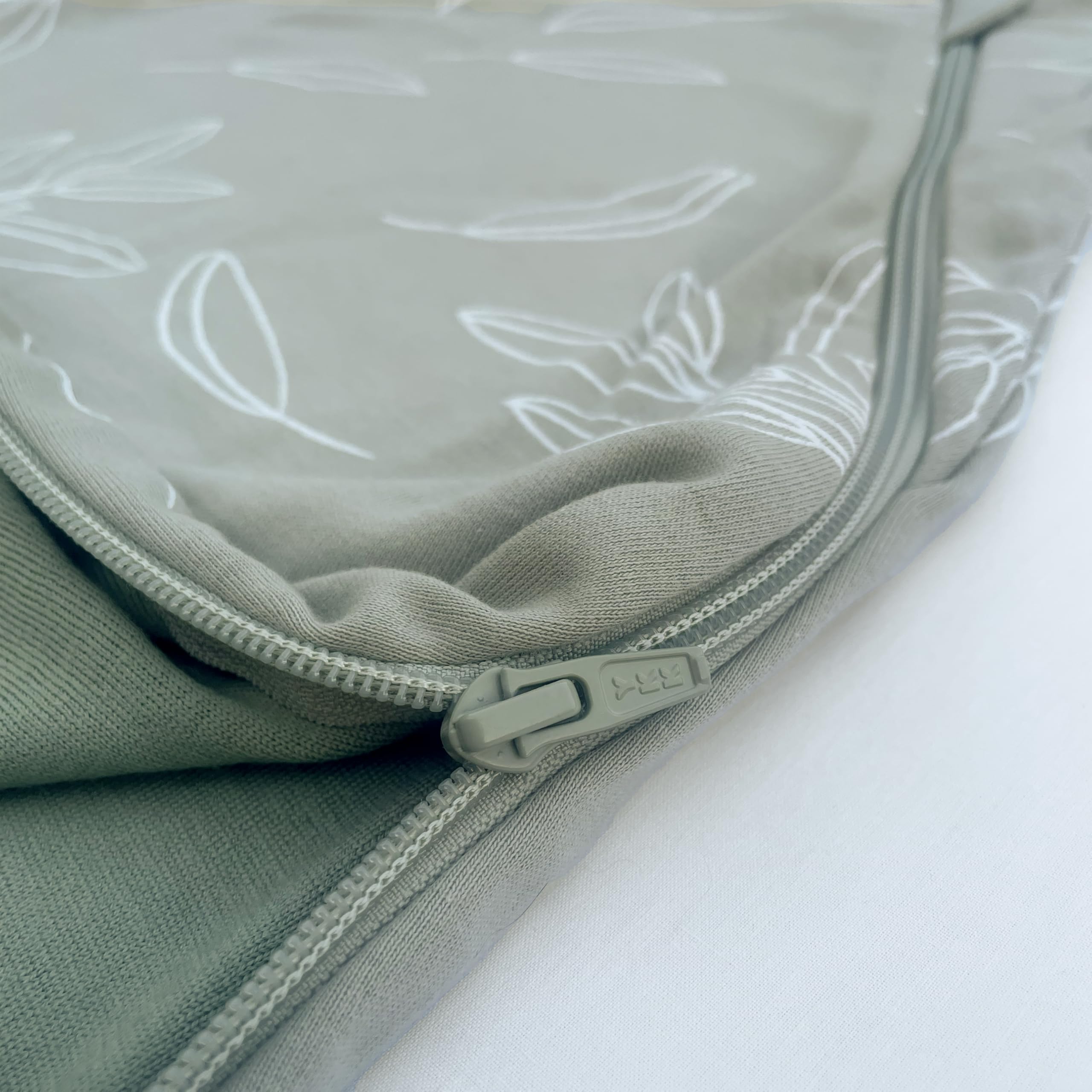 Machine washable Woolino Sage sleeping bag with simple care instructions.