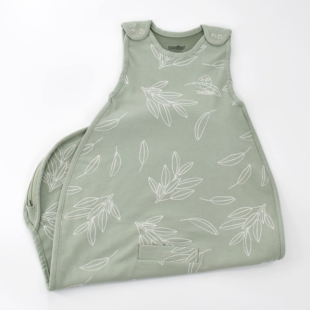 Under-arm snaps on Woolino bag to grow with your child