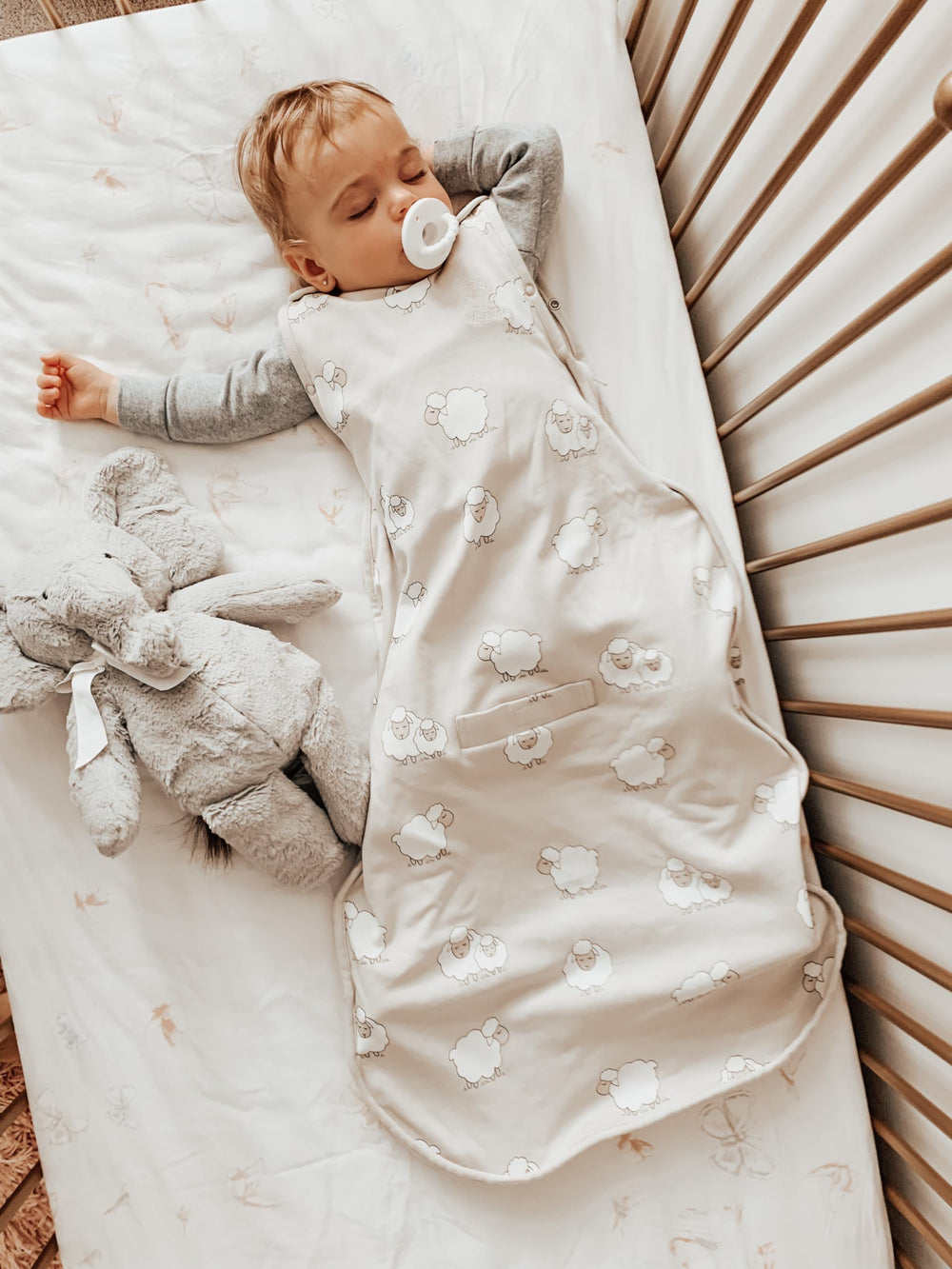 Woolino under-arm snaps demonstrate growth adaptability for toddlers.