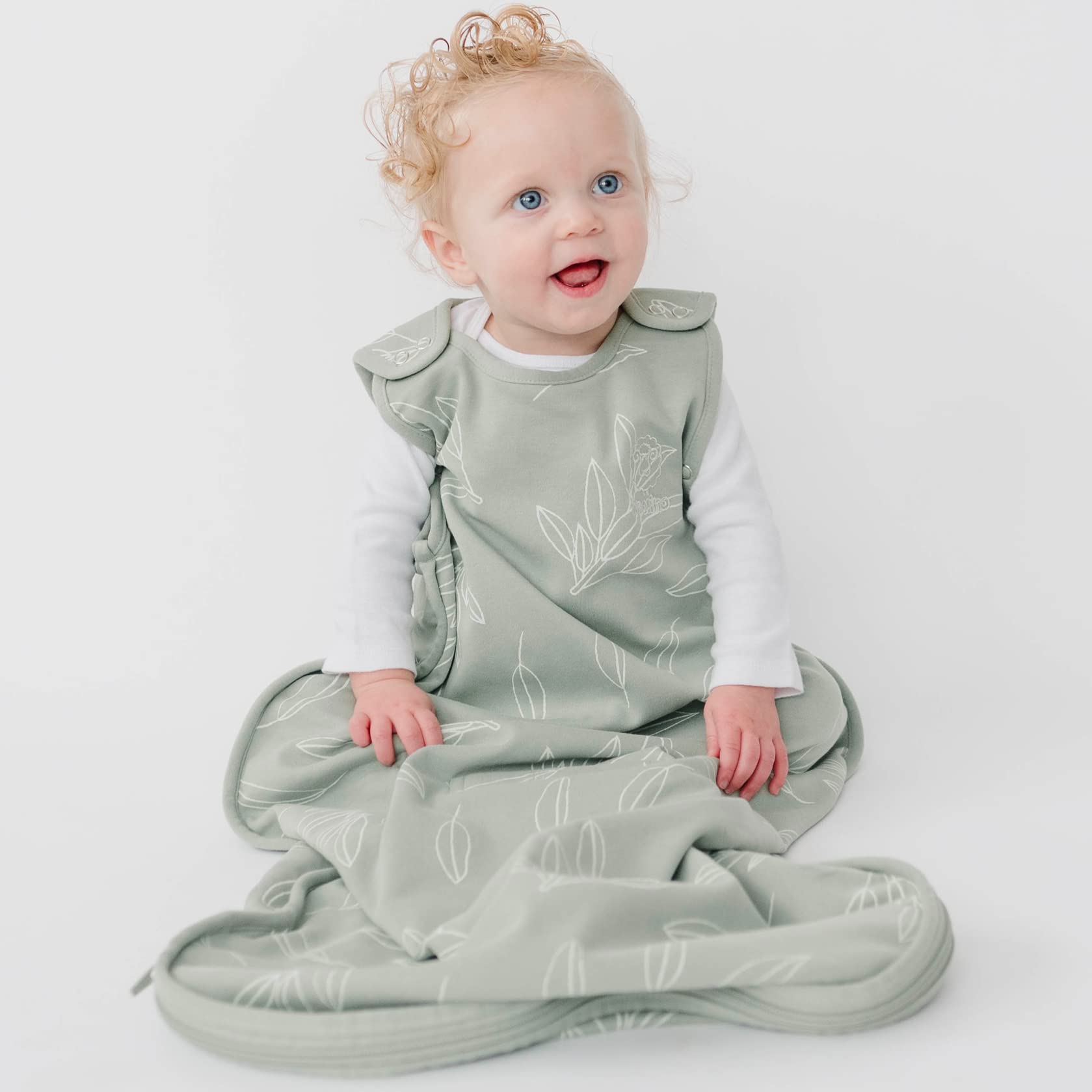 Woolino under arm snaps keep the sack snug without restricting movement.
