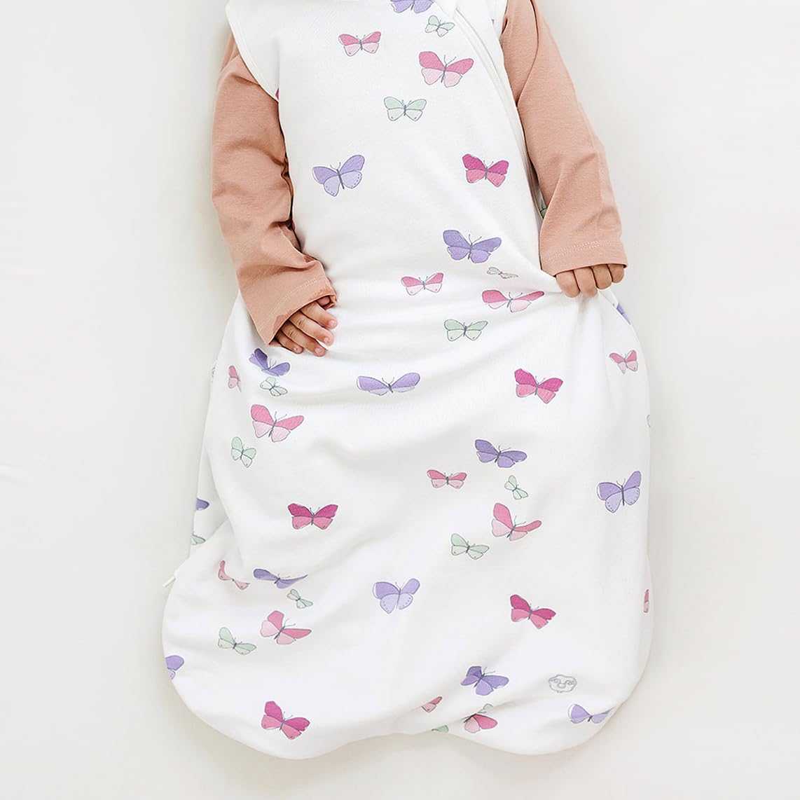 Zipper guards protecting baby's skin during movement
