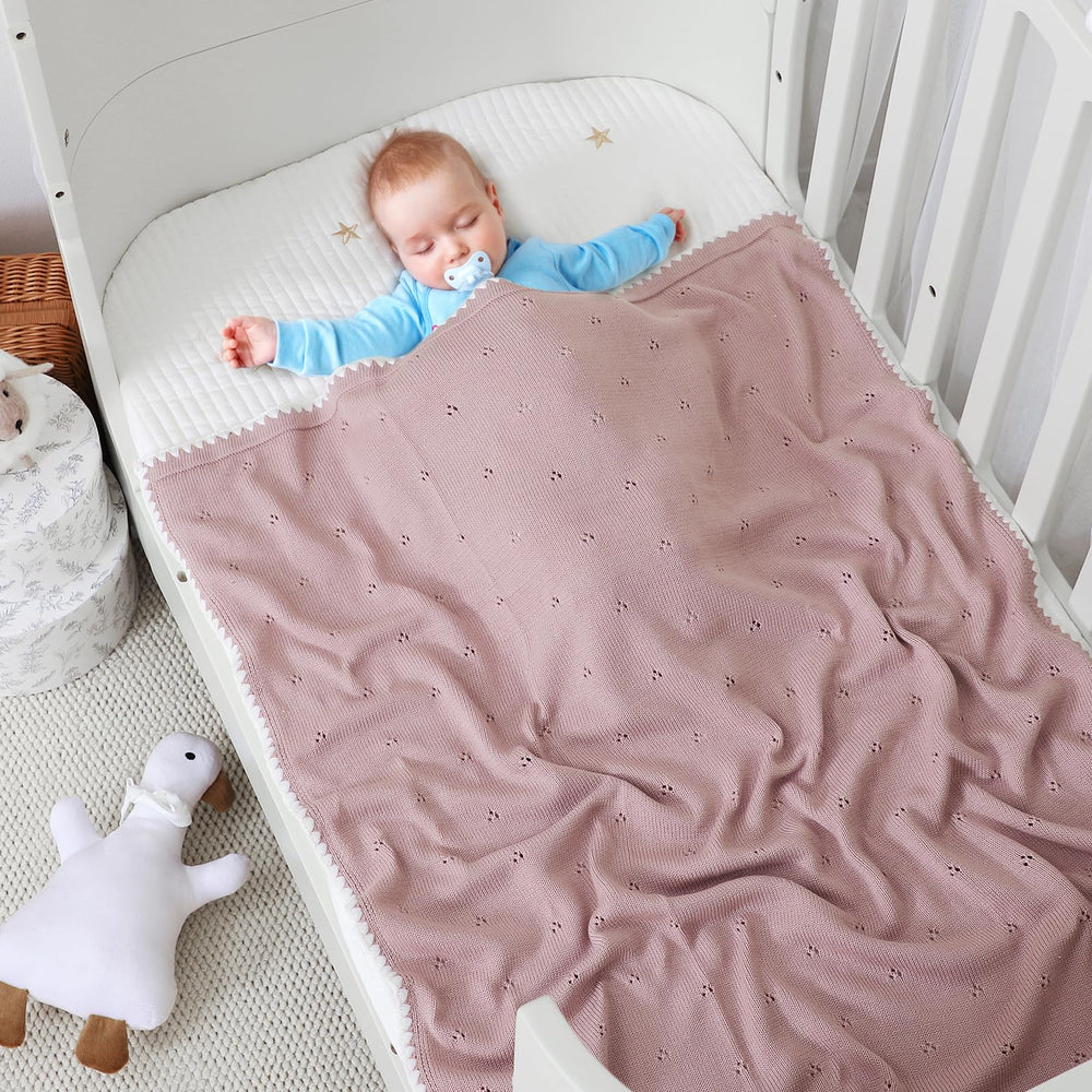 Wugugu baby knit blanket on stroller for cozy outings