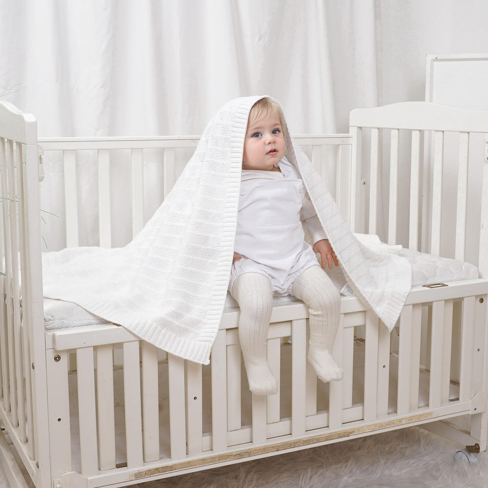 Wugugu baby blanket made of soft organic cotton for sensitive skin