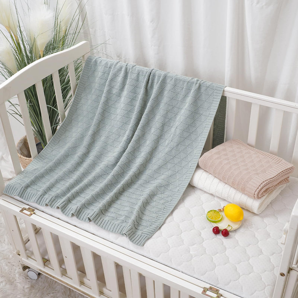 Wugugu baby blanket ideal for stroller trips and travel.