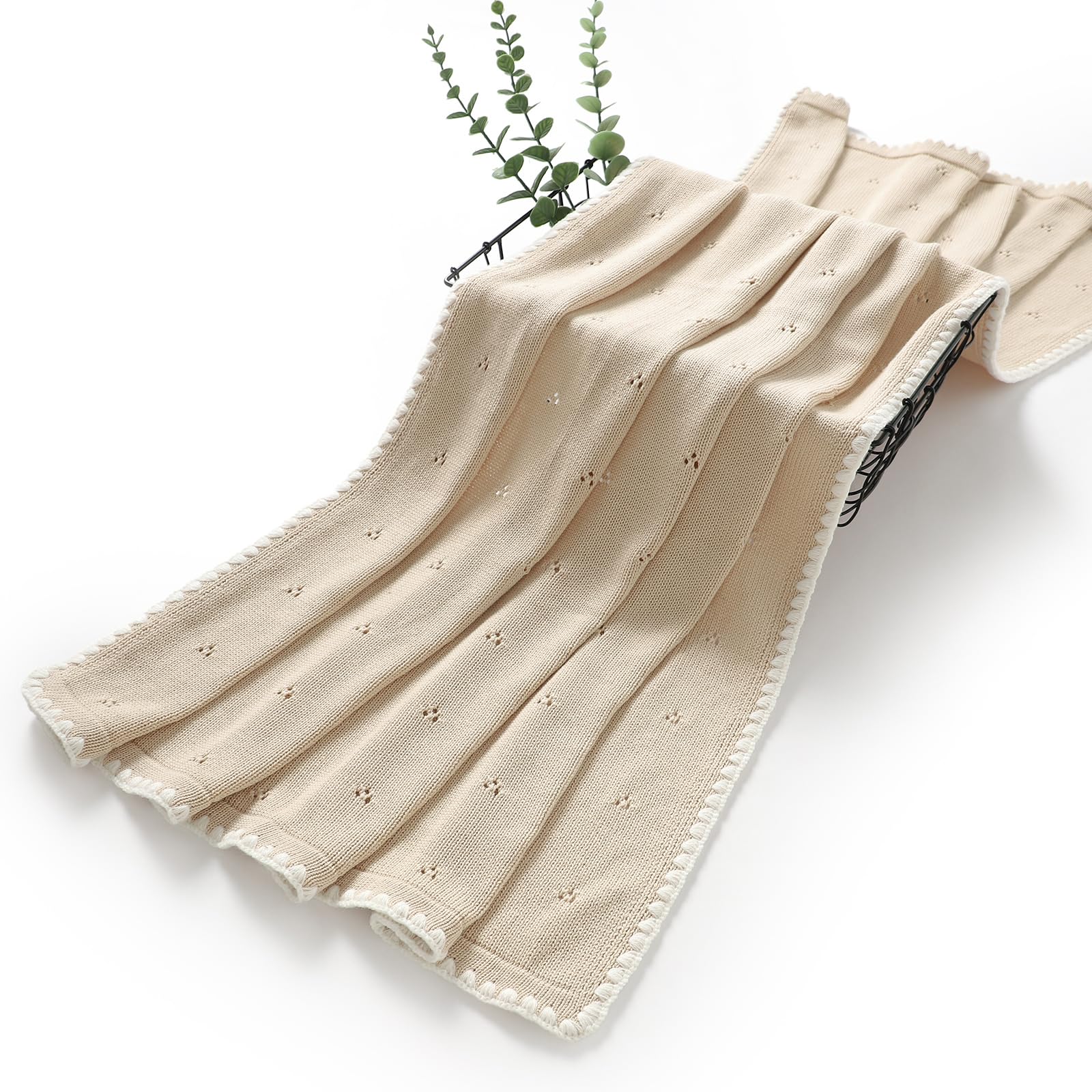 Wugugu baby blanket crib-nap-sheet coordinates as a cozy nap surface.