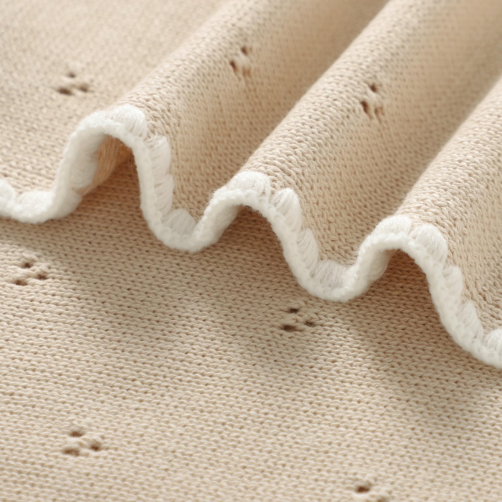 Wugugu blanket 30x40 inch size provides roomy coverage for naps and swaddling.