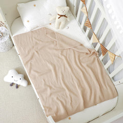 Wugugu knit fabric texture detail highlights lightweight warmth.