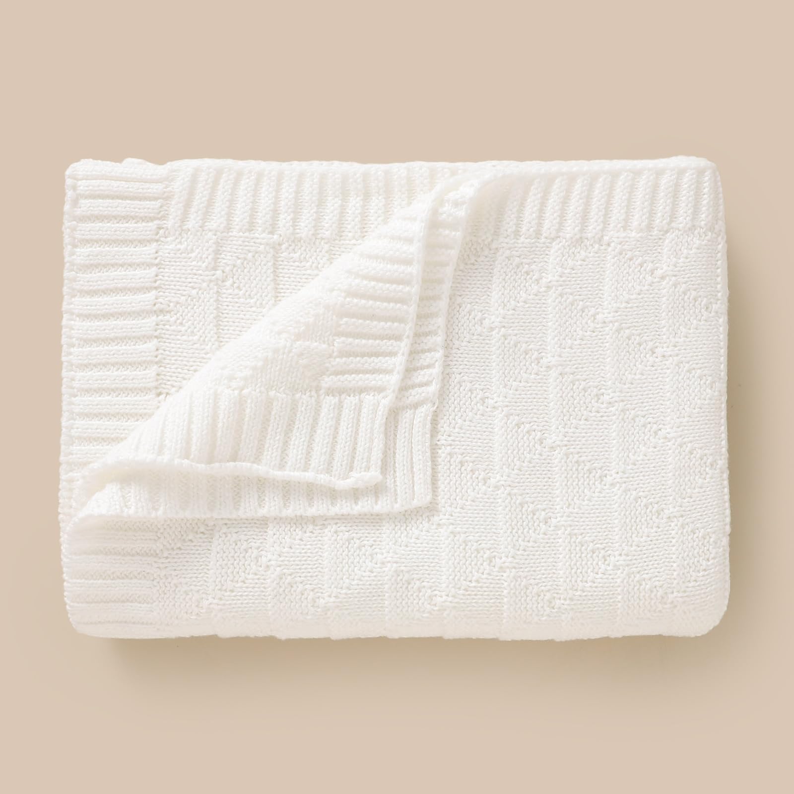 Wugugu machine washable baby blanket stays soft after washing