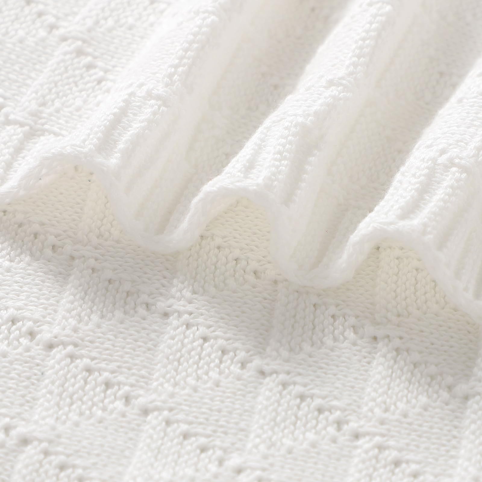 Wugugu stroller blanket on the go keeps baby warm during outings
