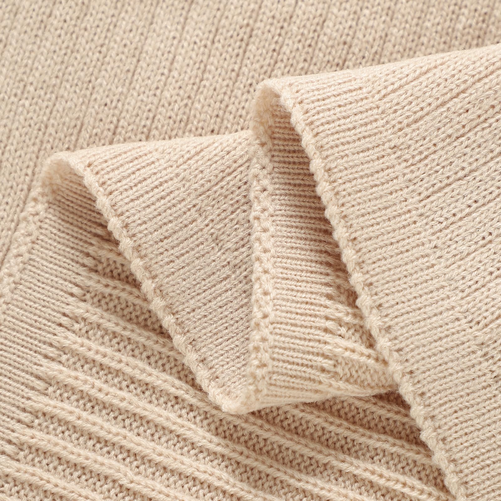 Wugugu travel-friendly blanket for on-the-go comfort.
