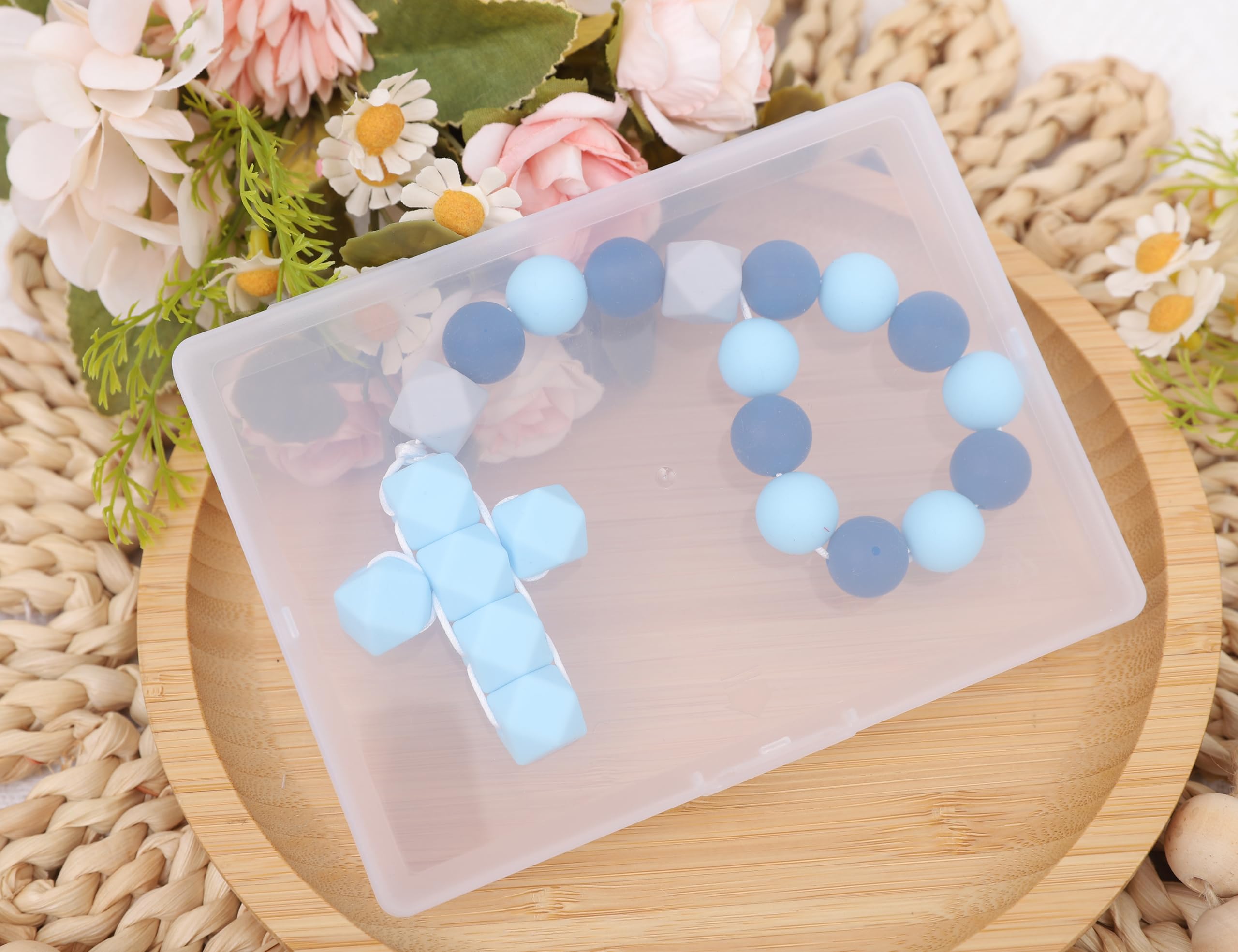WUTKYAX Tiny hands can explore the soft beads safely.
