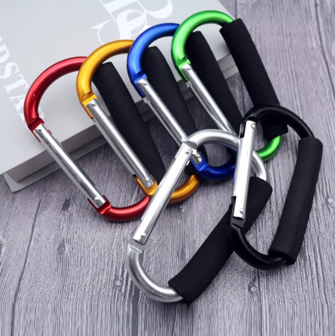 XINHUISHQZ stroller hook D-shaped clip locks items securely.