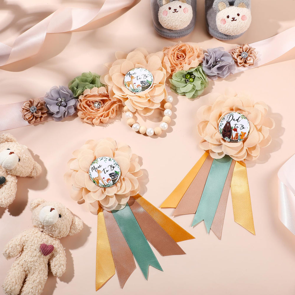 Xinnun woodland decor with eucalyptus leaves enhances party atmosphere.