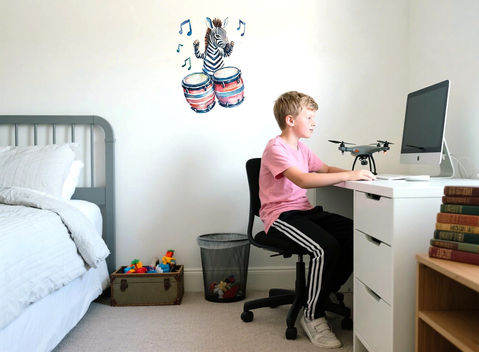 Xizhenyuan cartoon animals wall art used in kids' room for engaging decor and learning cues.
