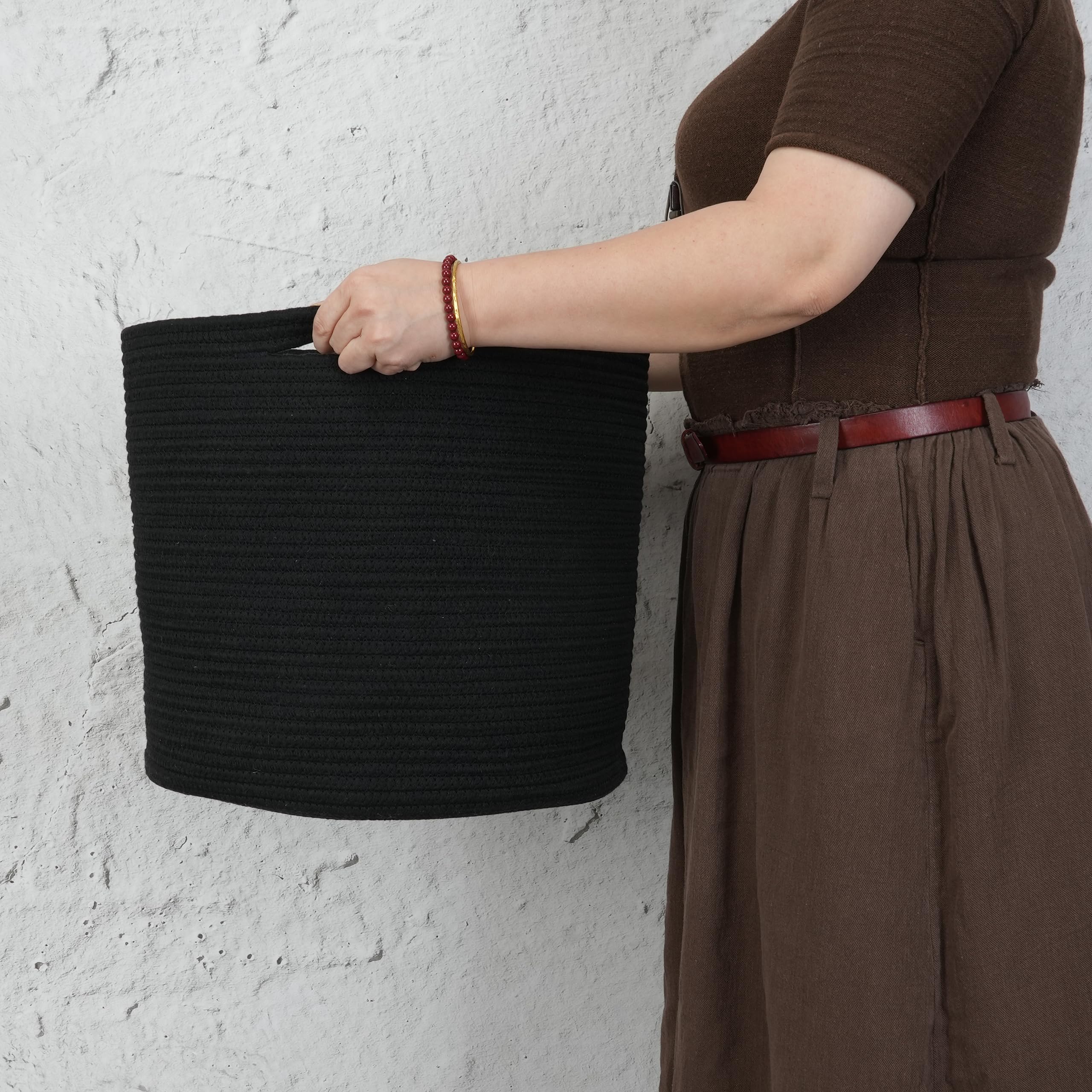 XUANGUO rope basket filled blankets illustrates large capacity for baby essentials