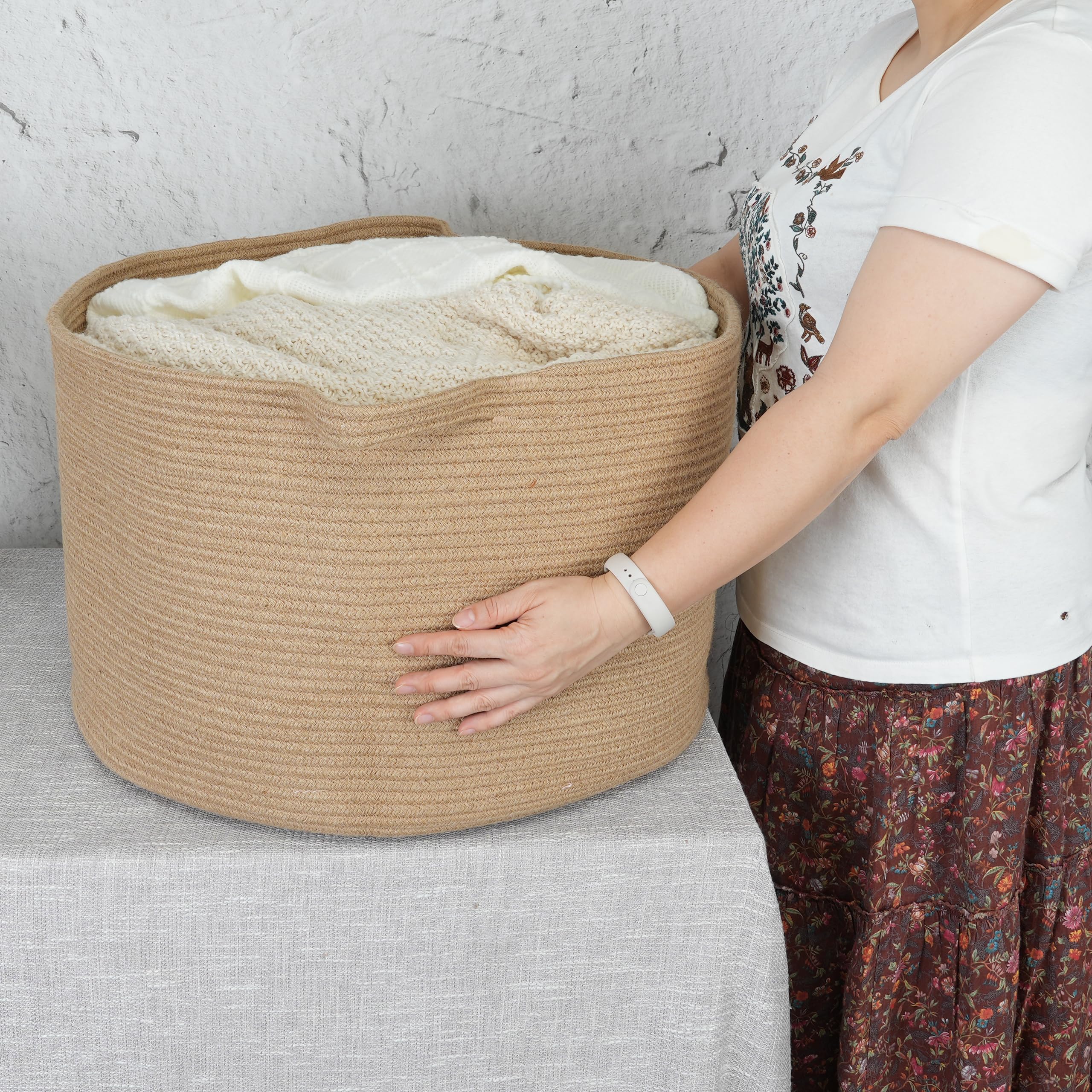 Xuanguo laundry basket in cotton rope for easy clothes organization