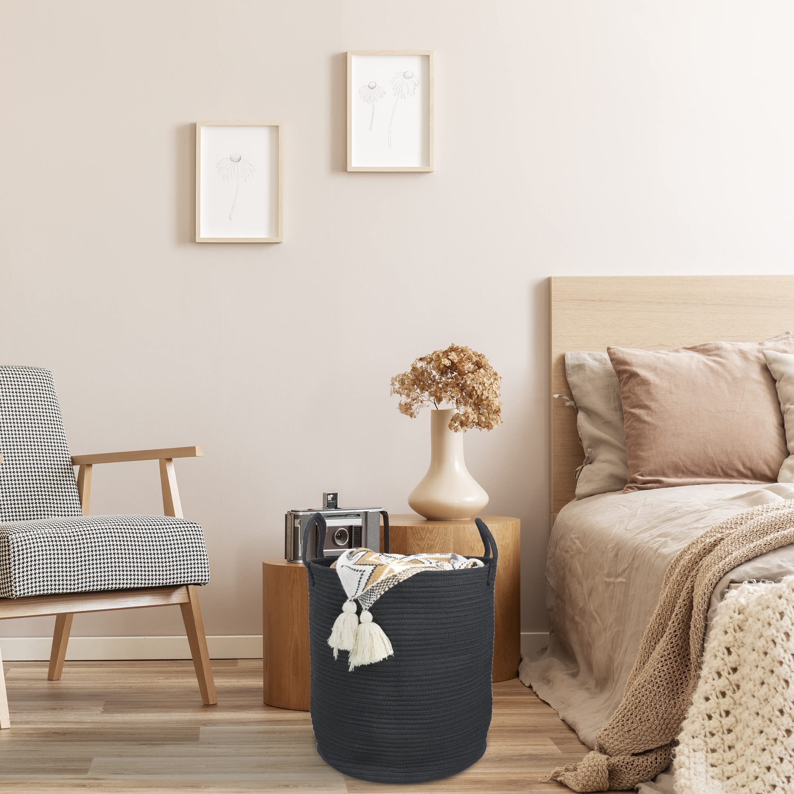 XUANGUO pillow and towel storage basket, soft and foldable for any room.