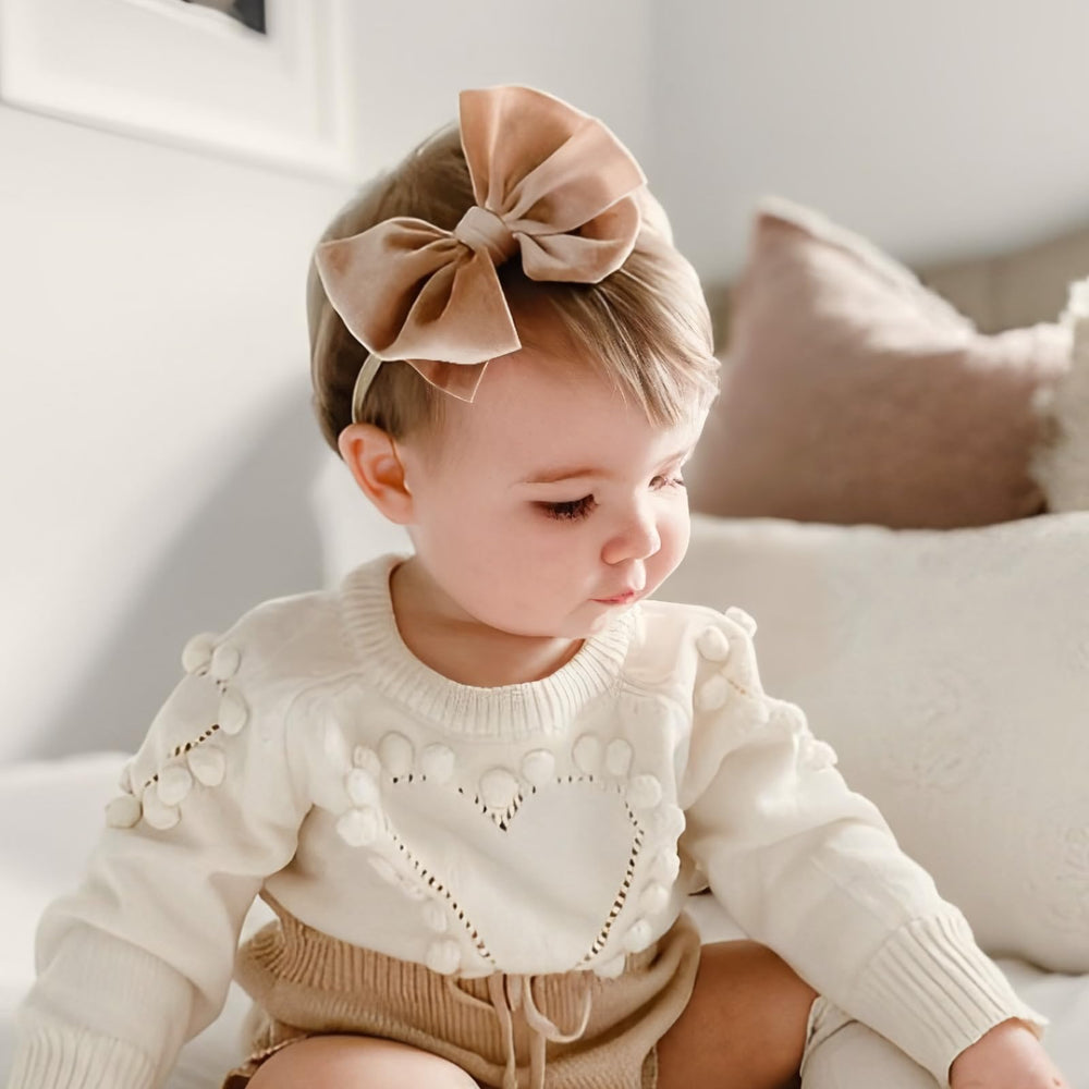 YanJie headband features printed pumpkin and spider—playful design for cute baby photos.
