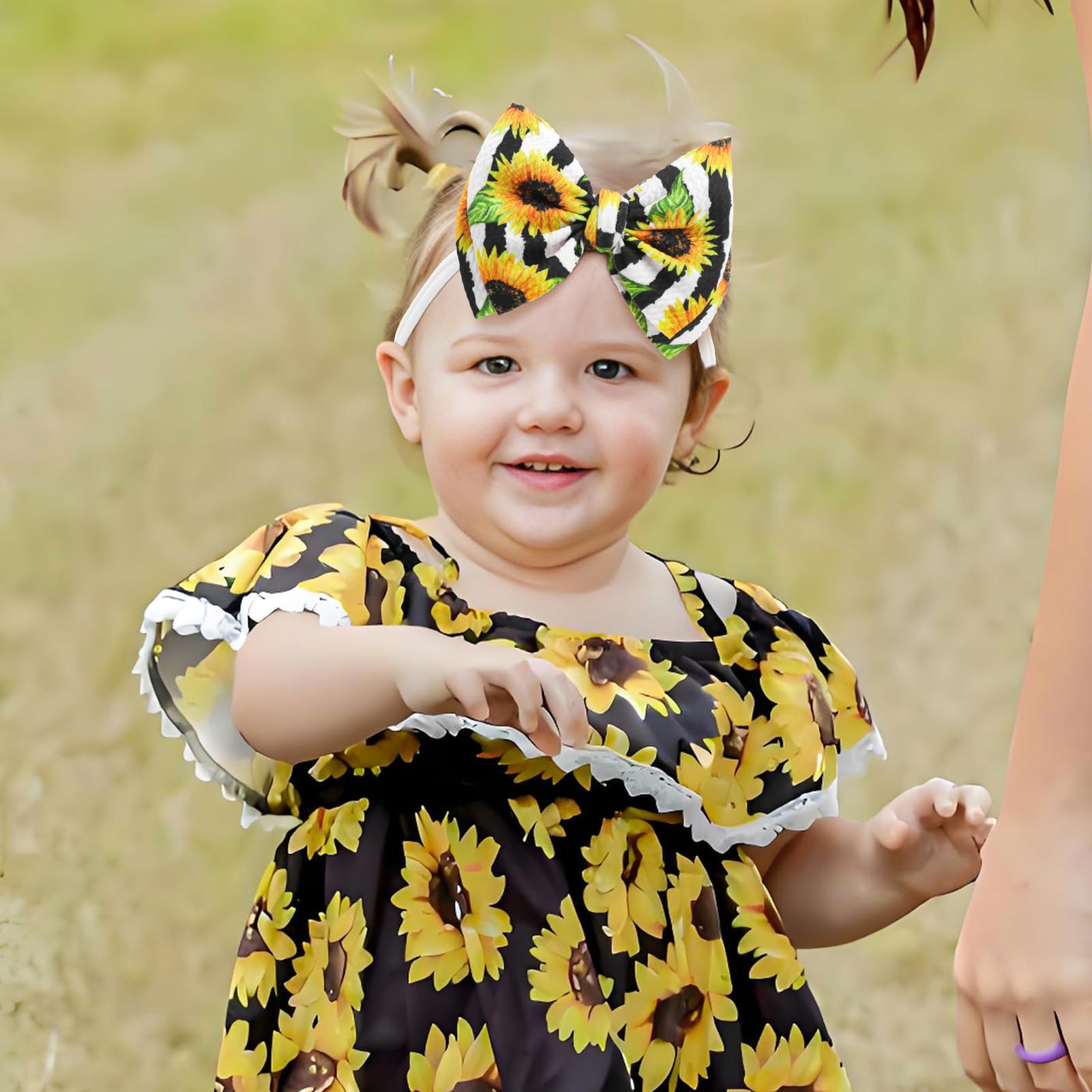 YanJie bee-pattern bows add playful charm to outfits with lightweight comfort.