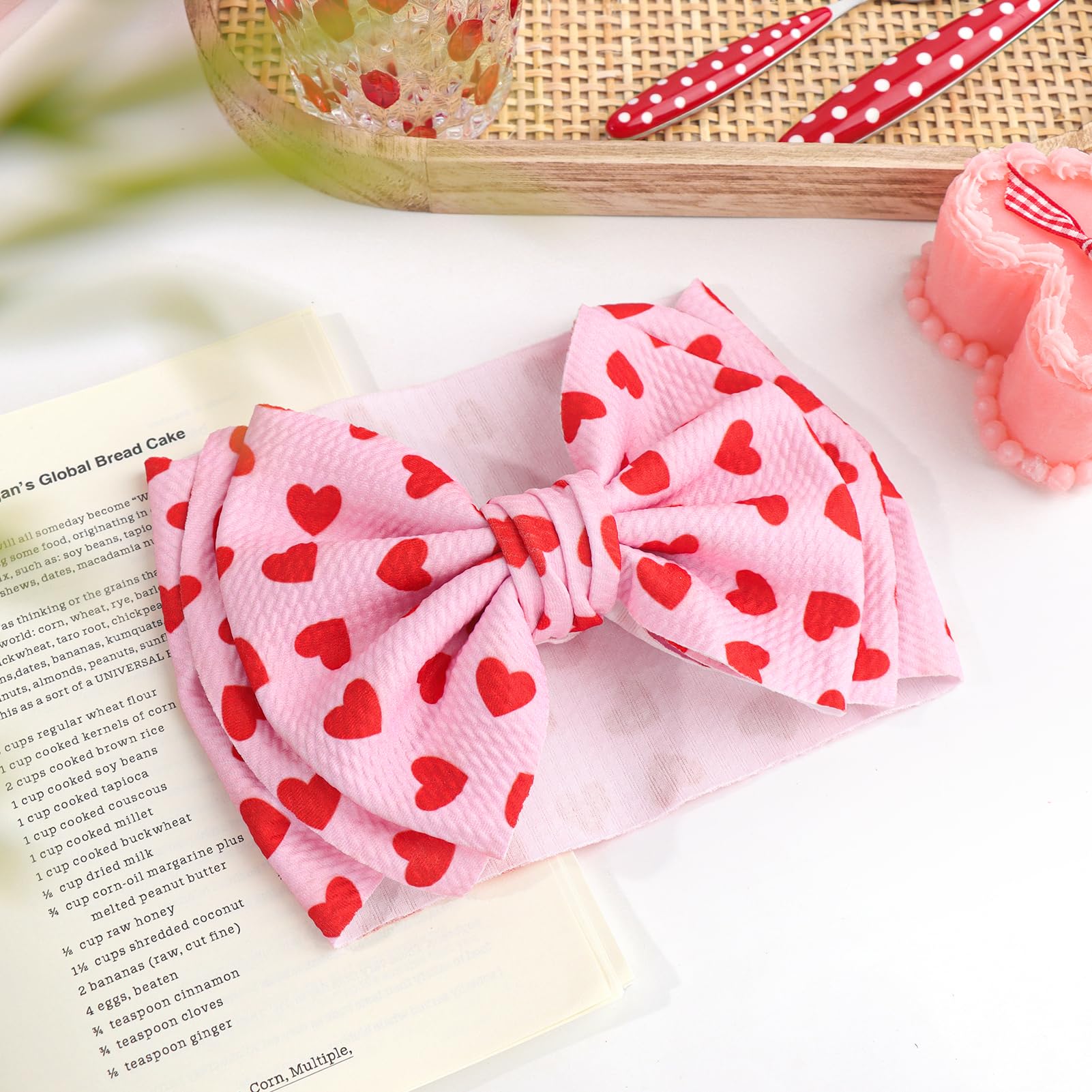 YanJie handmade infant hairband suitable for gifting.