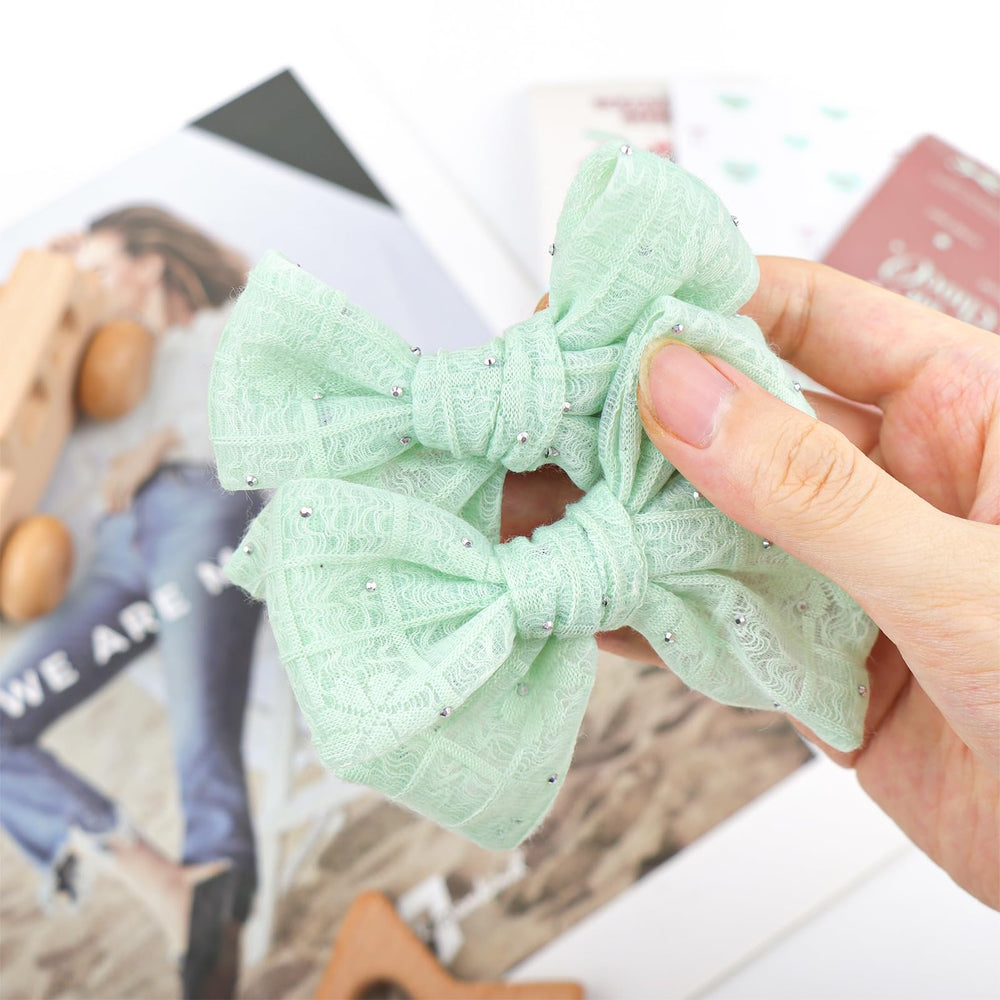 YanJie mint green lace bow clip gift-ready packaging illustration