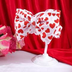YanJie pink bow hair accessory perfect for newborns’ first milestones and smiles.