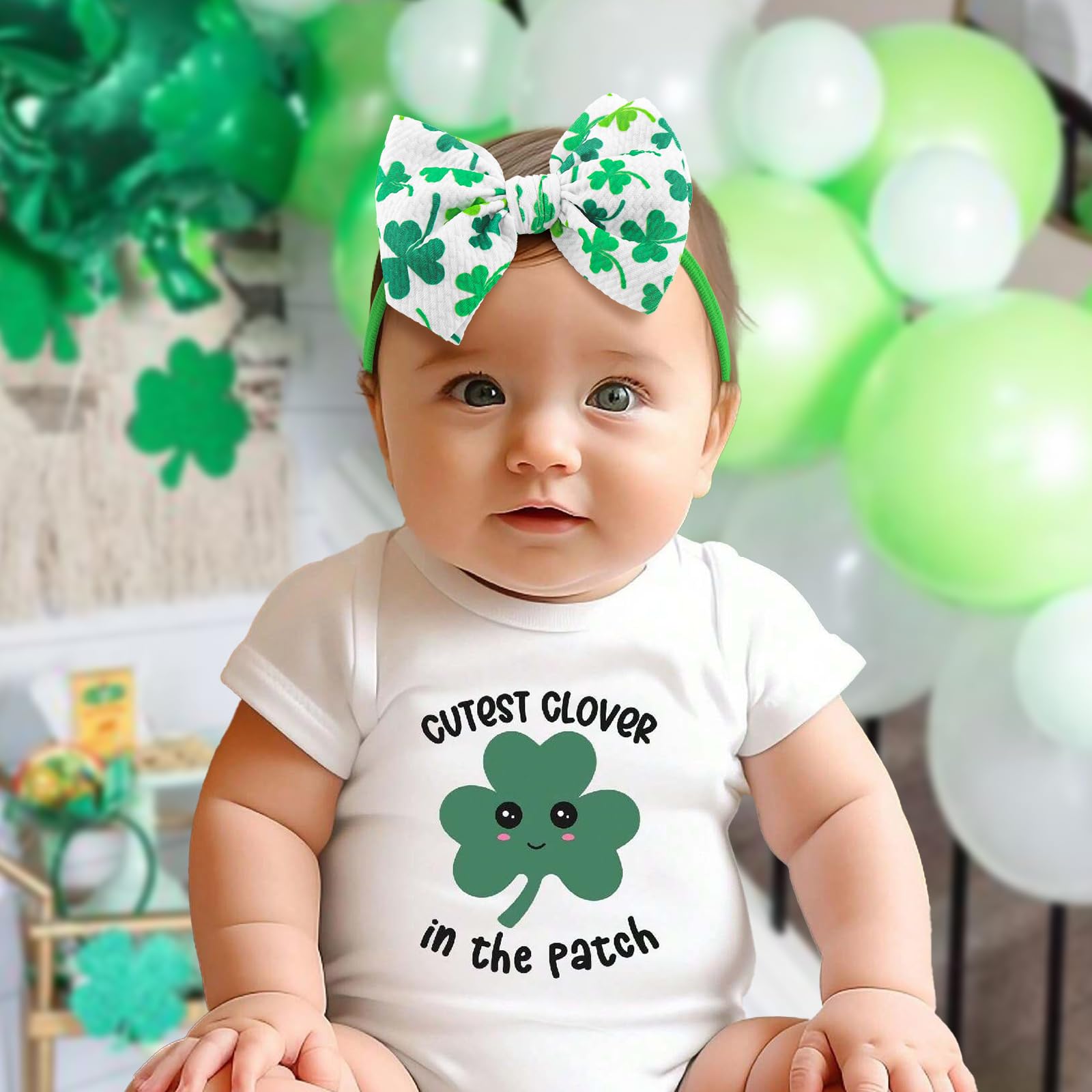 YanJie shamrock-print bow headband adds festive color for photos.