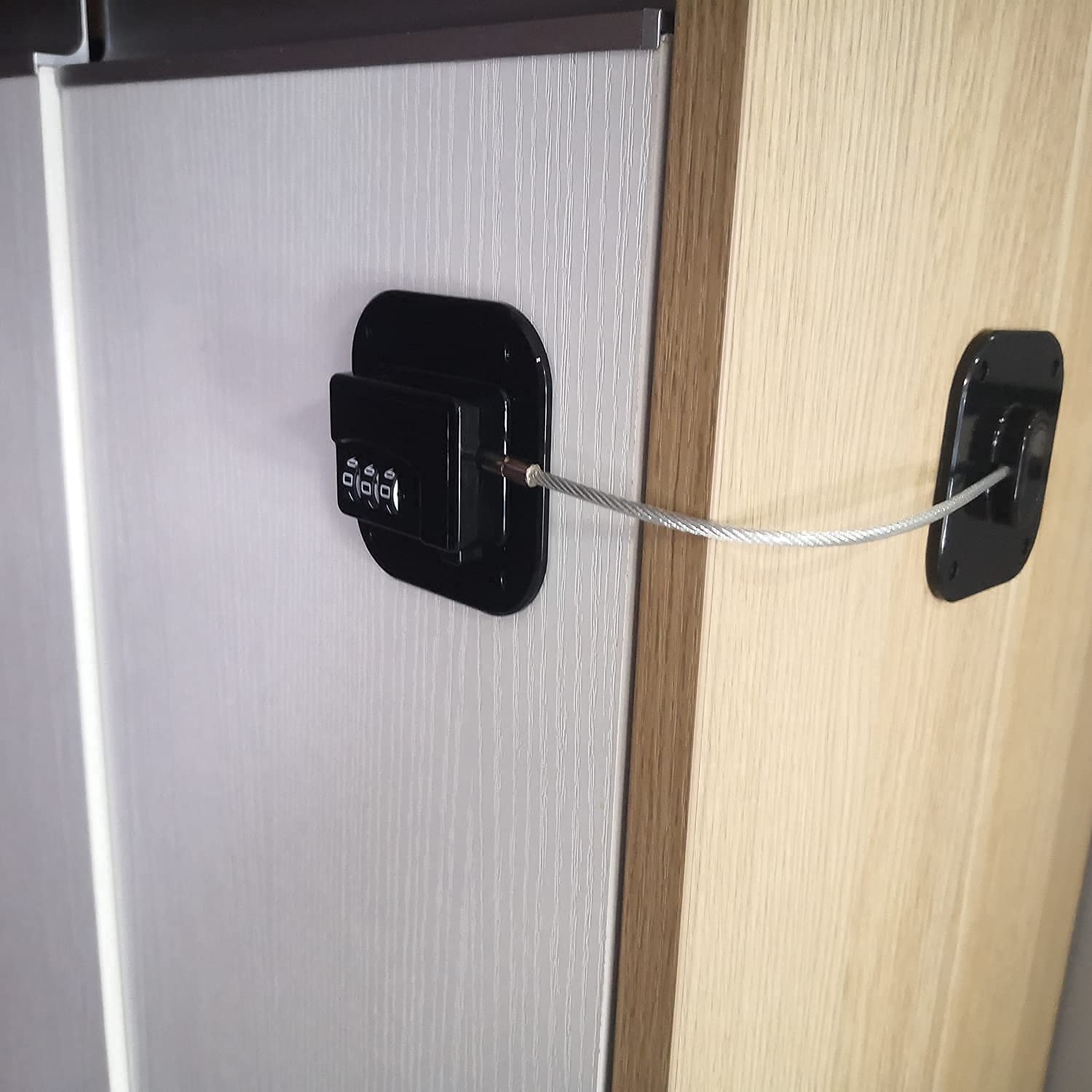 YEYA safety latch demo shows release for quick cleaning behind furniture.
