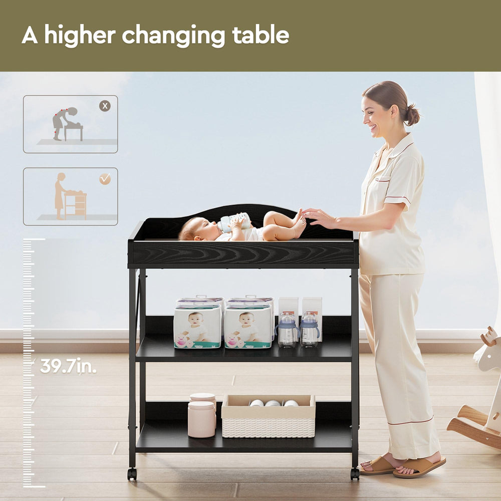 Yetom waterproof diaper pad simplifies quick cleaning after spills.
